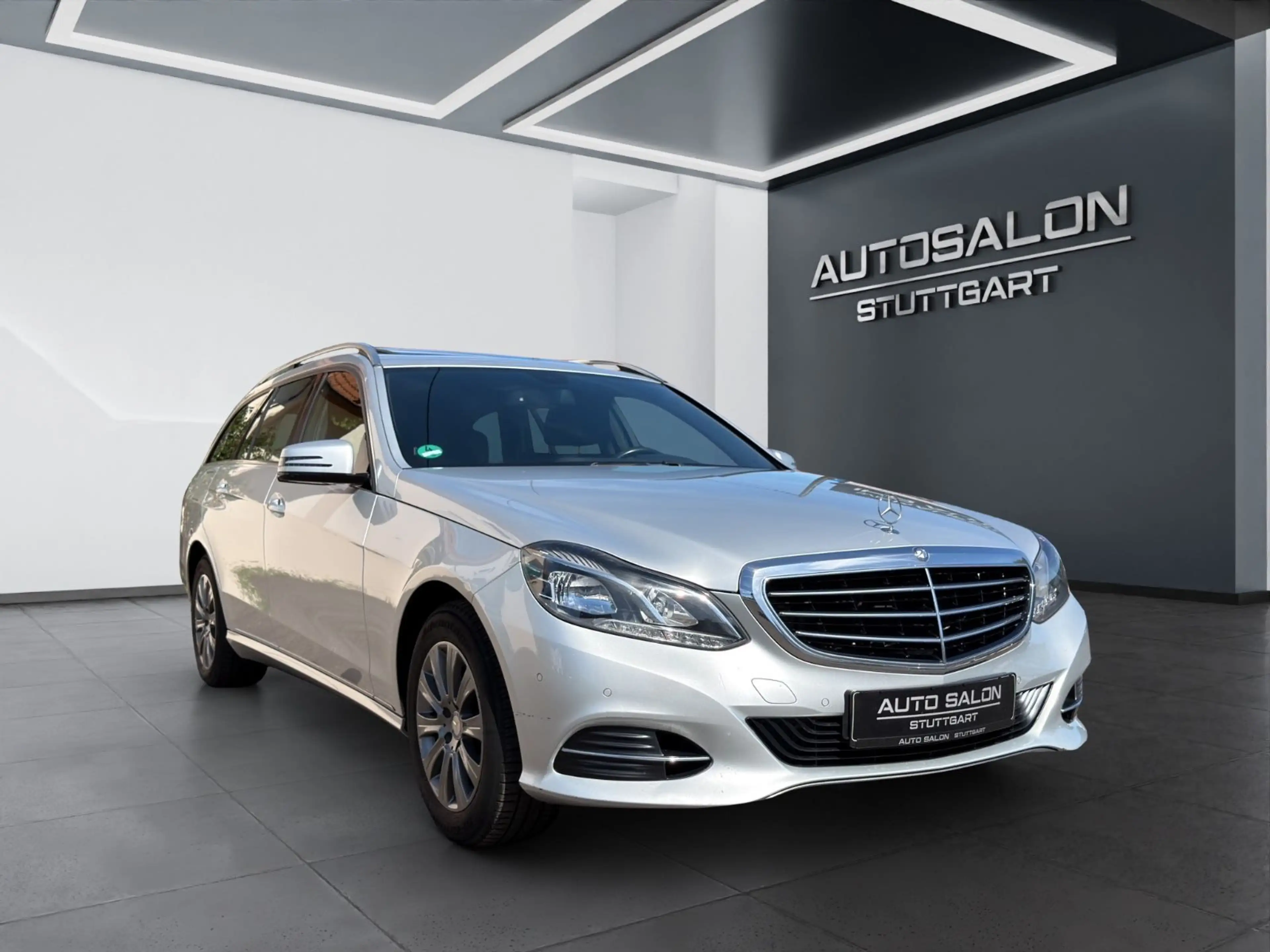 Mercedes-Benz E 220 T-Modell BlueTec*LED*AHK*STZH*El.SCH*TEMP* — photo 6