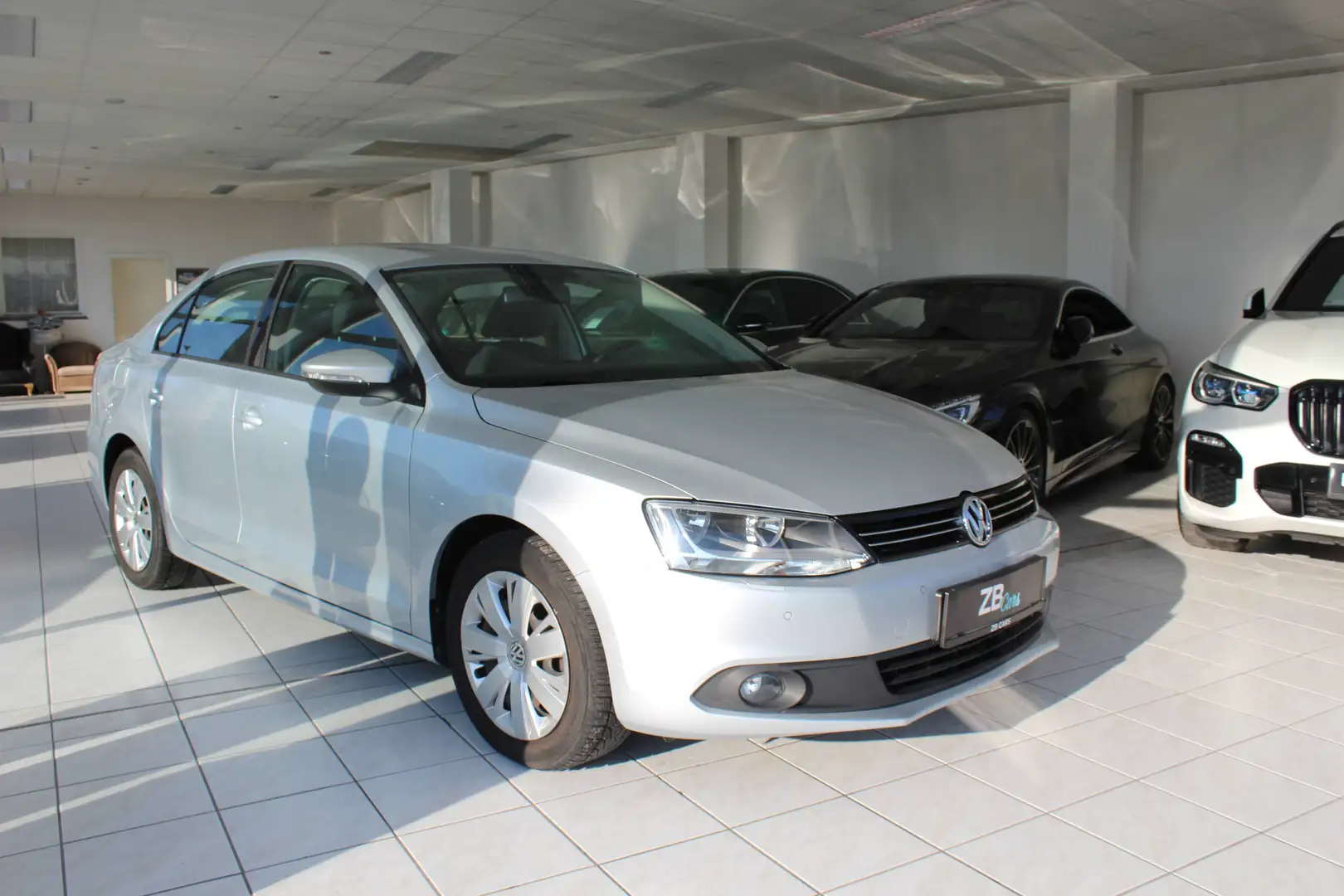 Volkswagen Jetta Comfortline // 1. Besitz // BMT/Start-Stop // NAVI // Sitzheizung // Tempomat Grau - 1