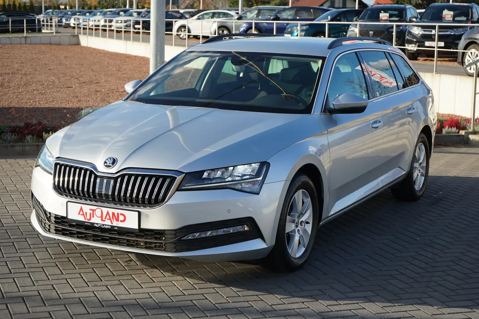 Skoda Superb Combi 2.0 TDI DSG LED ACC Navi SmartLink Silber - 2