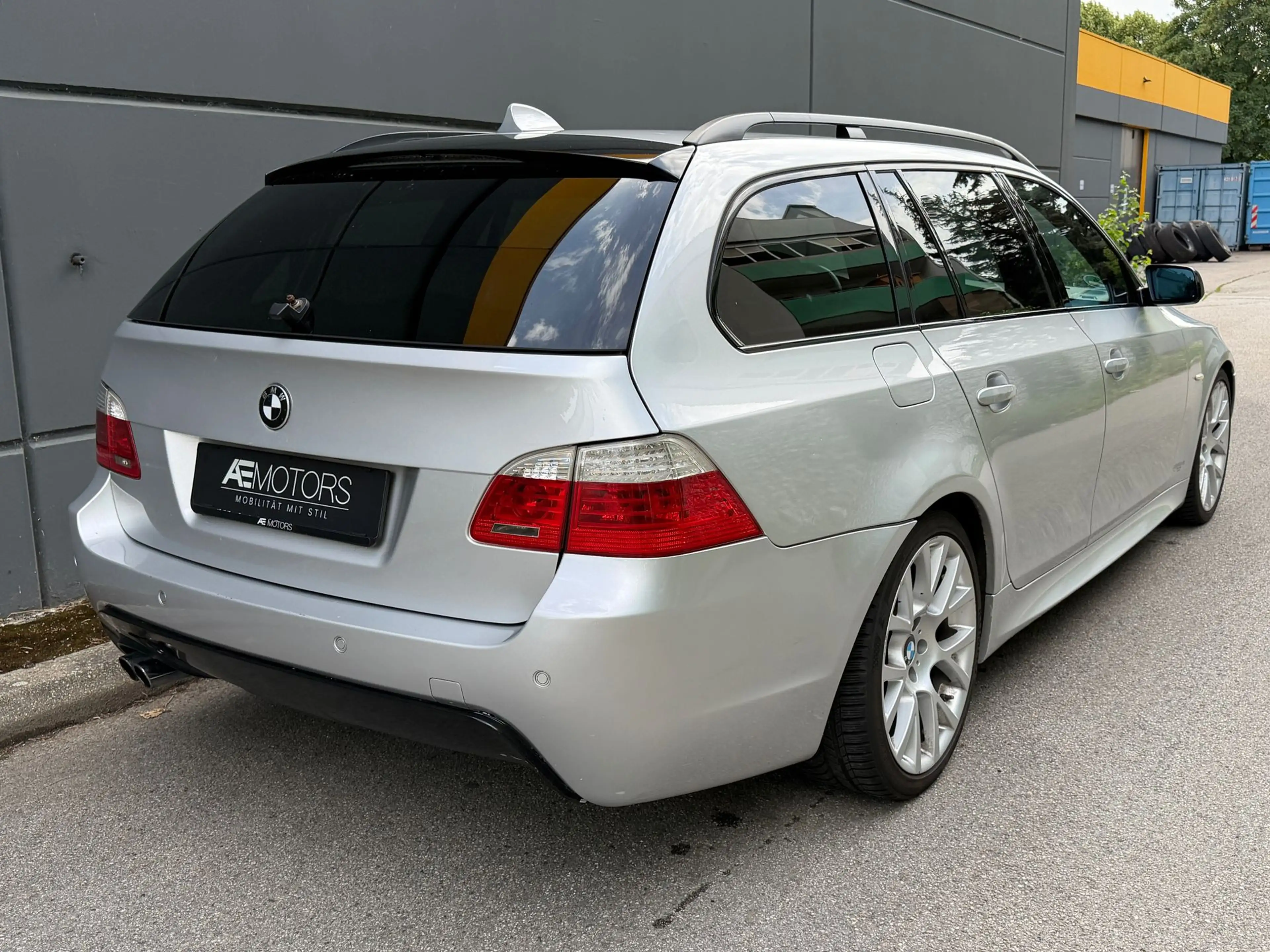 BMW 525 M-SPORT*NAVI*TEMPOMAT*XENON*SITZHZG*MFL* — photo 8