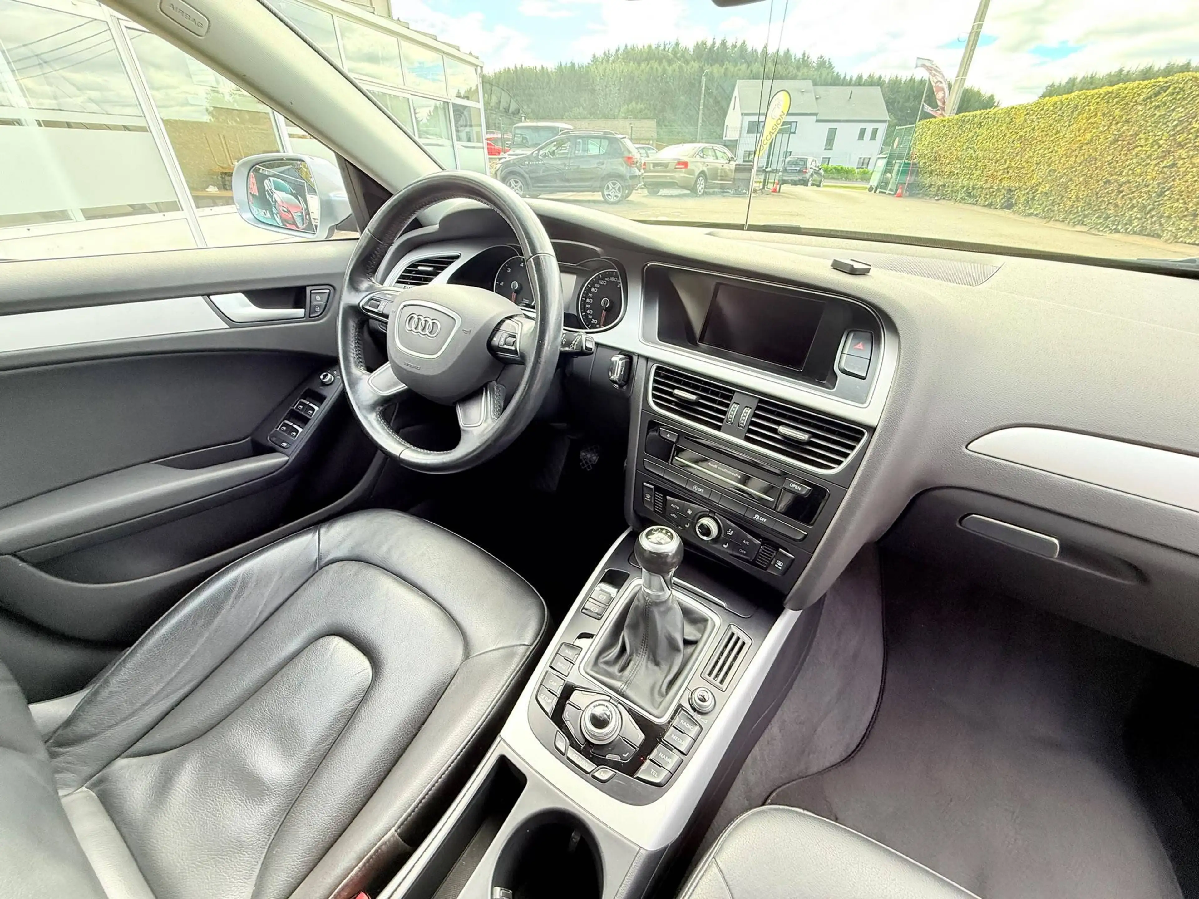 Audi A4 Avant 2.0 TDi ultra * Carnet complet * Tvac */* Distribution ok */* — photo 15