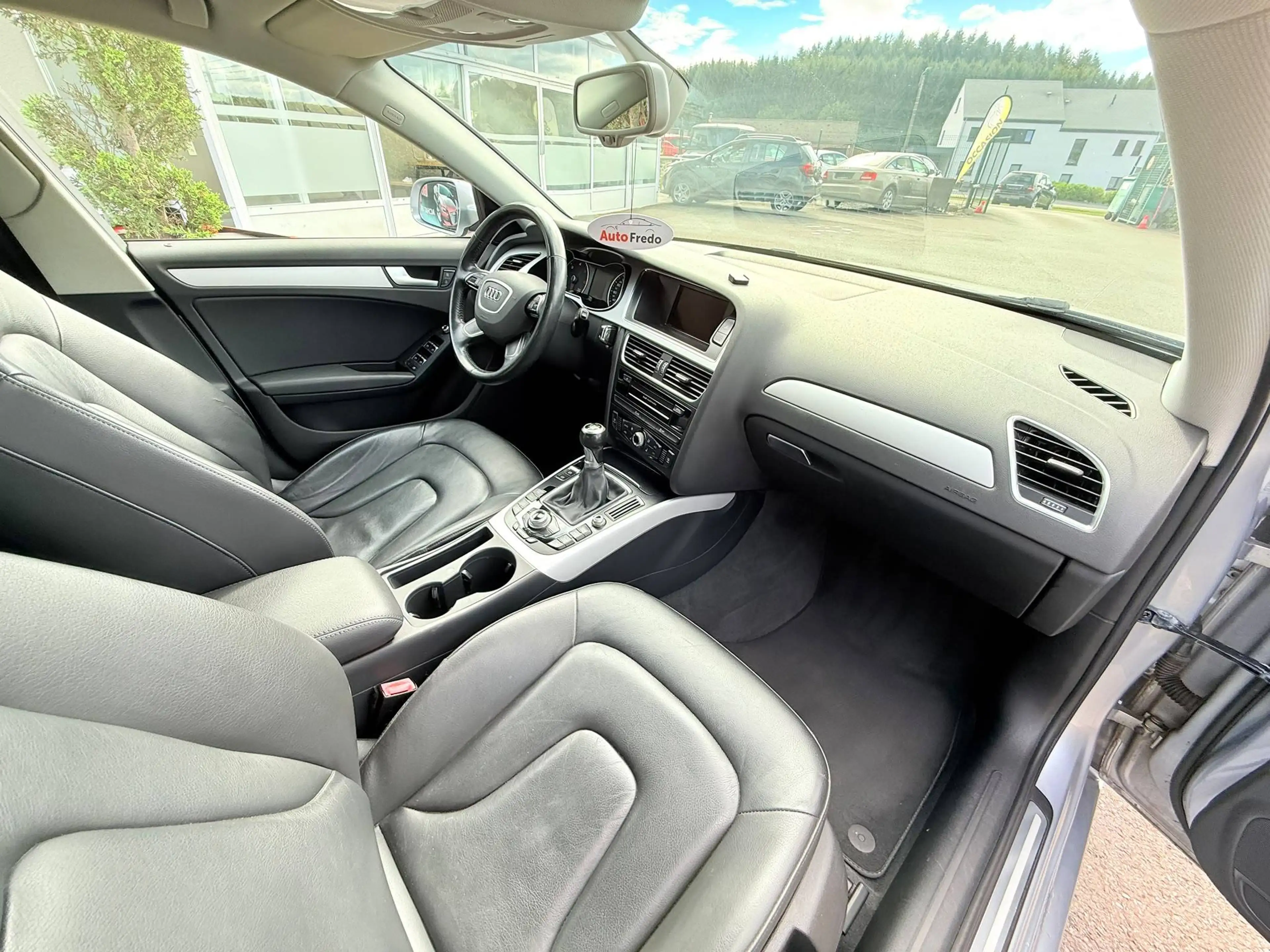 Audi A4 Avant 2.0 TDi ultra * Carnet complet * Tvac */* Distribution ok */* — photo 14