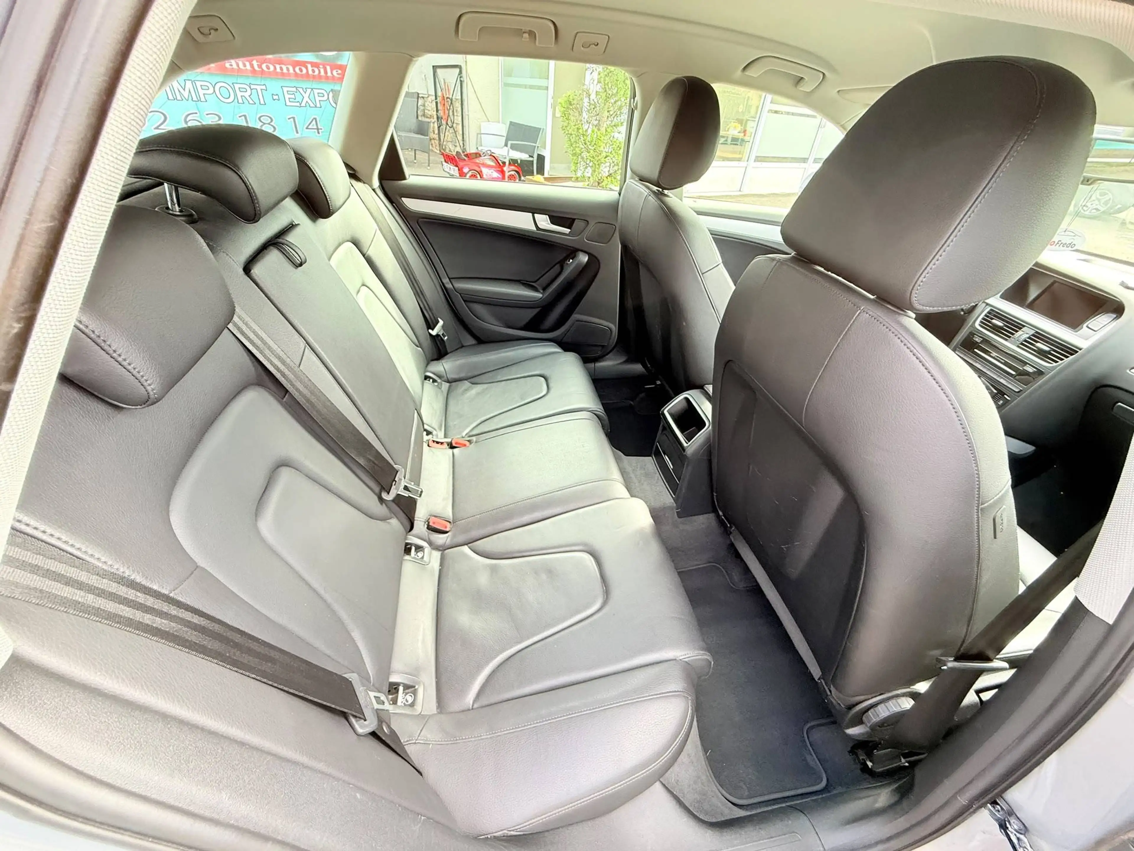 Audi A4 Avant 2.0 TDi ultra * Carnet complet * Tvac */* Distribution ok */* — photo 12