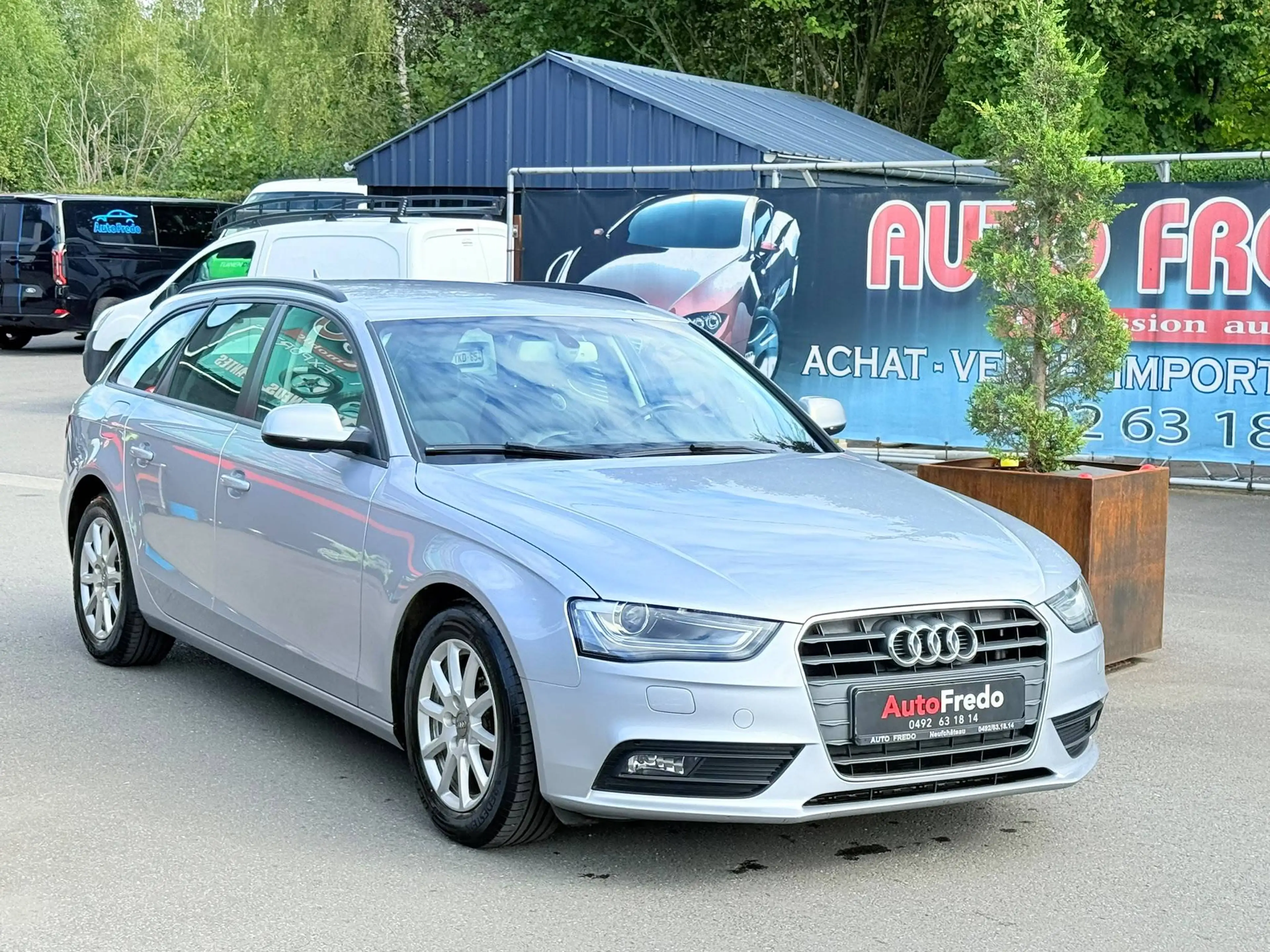 Audi A4 Avant 2.0 TDi ultra * Carnet complet * Tvac */* Distribution ok */* — photo 4