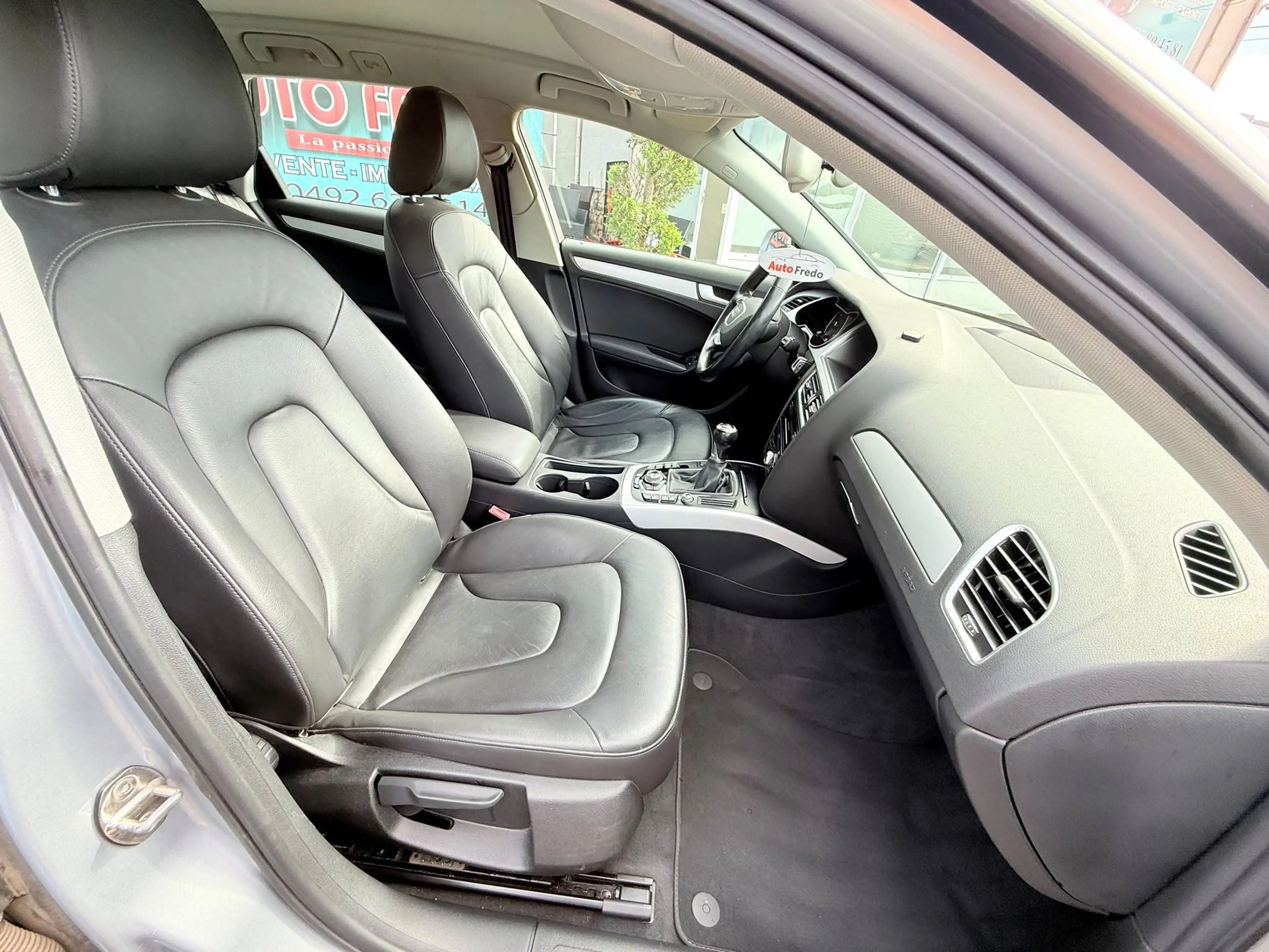 Audi A4 Avant 2.0 TDi ultra * Carnet complet * Tvac */* Distribution ok */* — photo 13