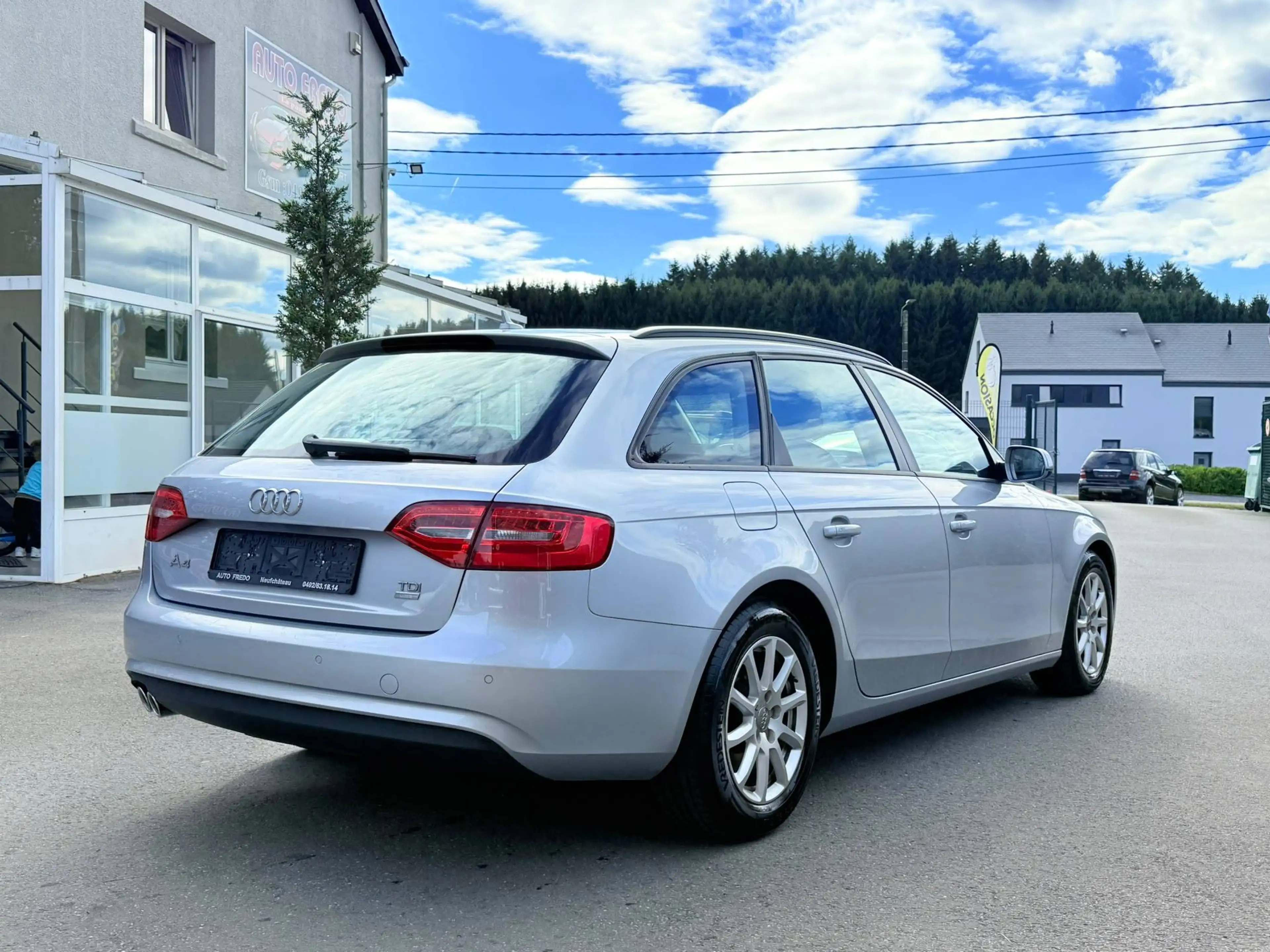 Audi A4 Avant 2.0 TDi ultra * Carnet complet * Tvac */* Distribution ok */* — photo 7