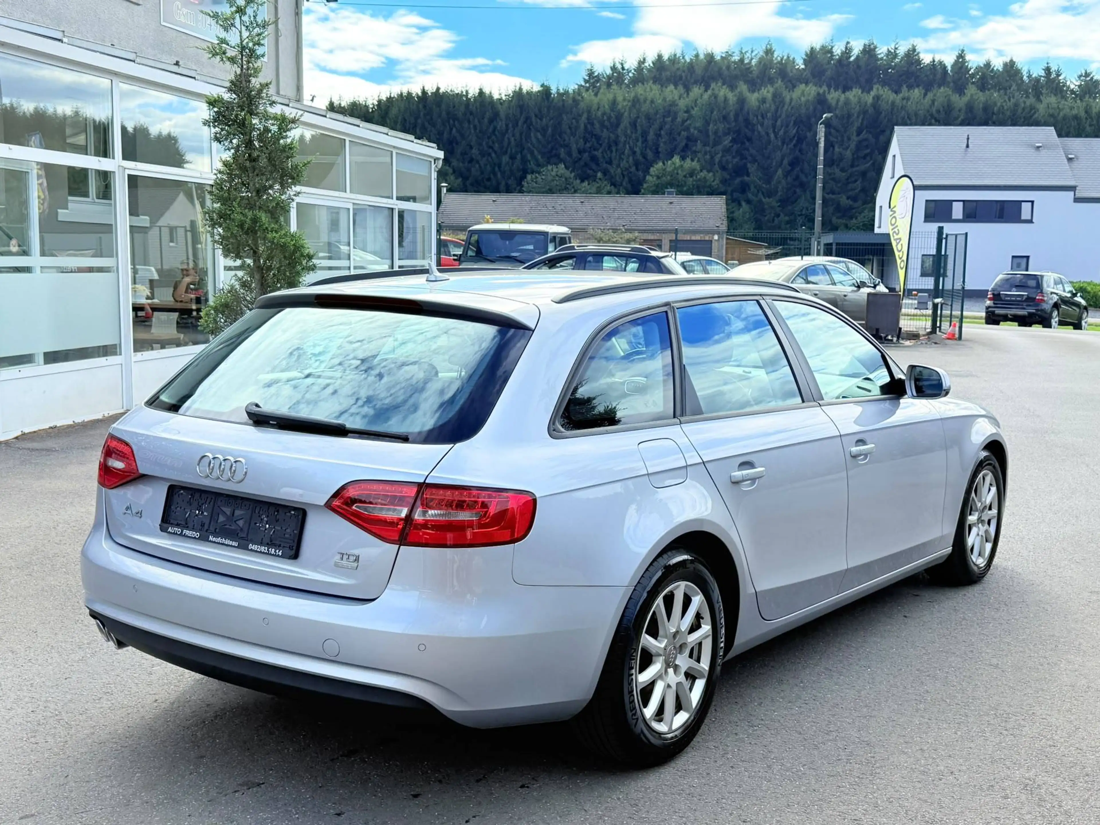 Audi A4 Avant 2.0 TDi ultra * Carnet complet * Tvac */* Distribution ok */* — photo 6