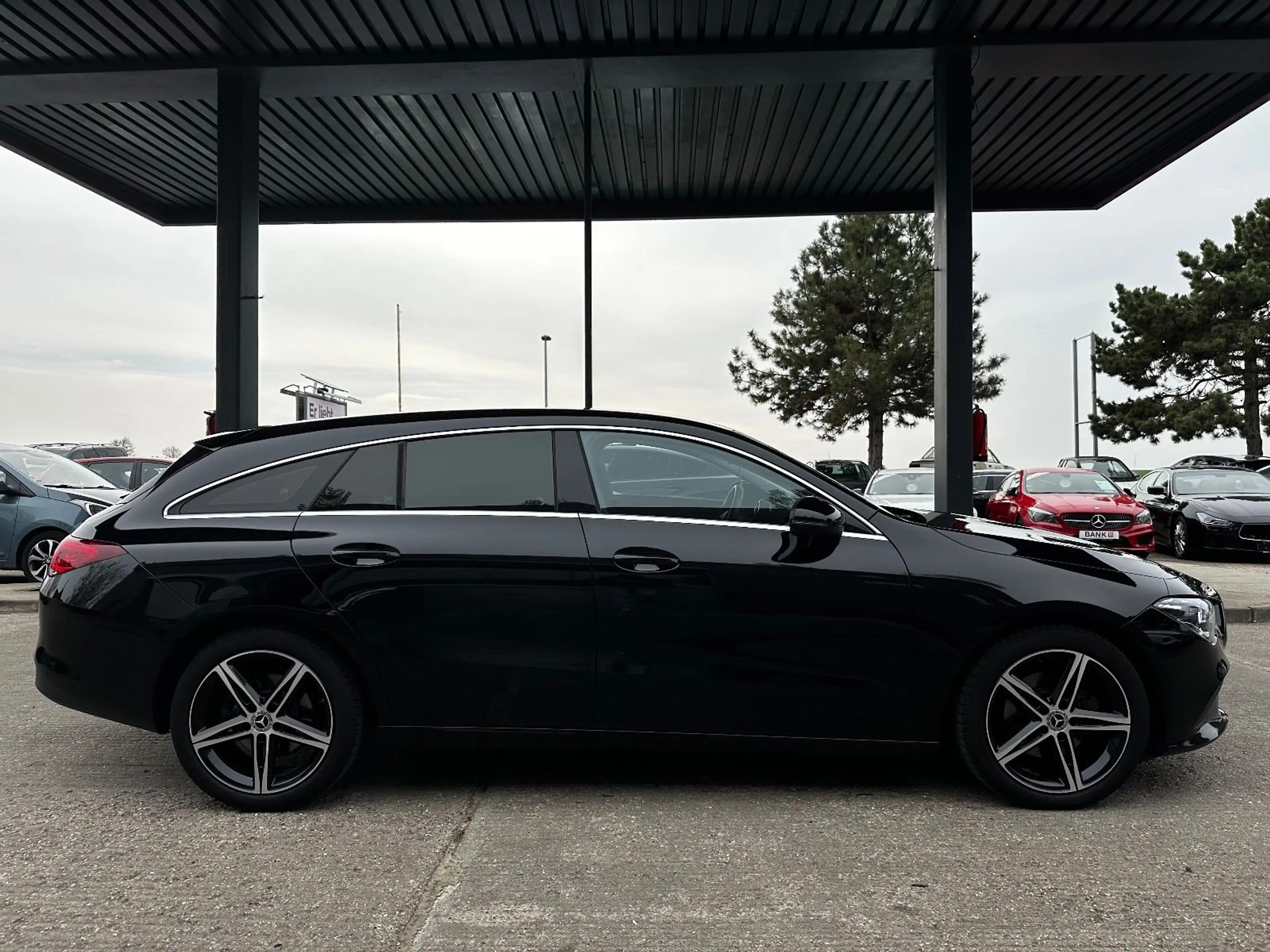 Mercedes-Benz CLA 200 d Shooting Brake  "HU+Service Neu" — photo 6