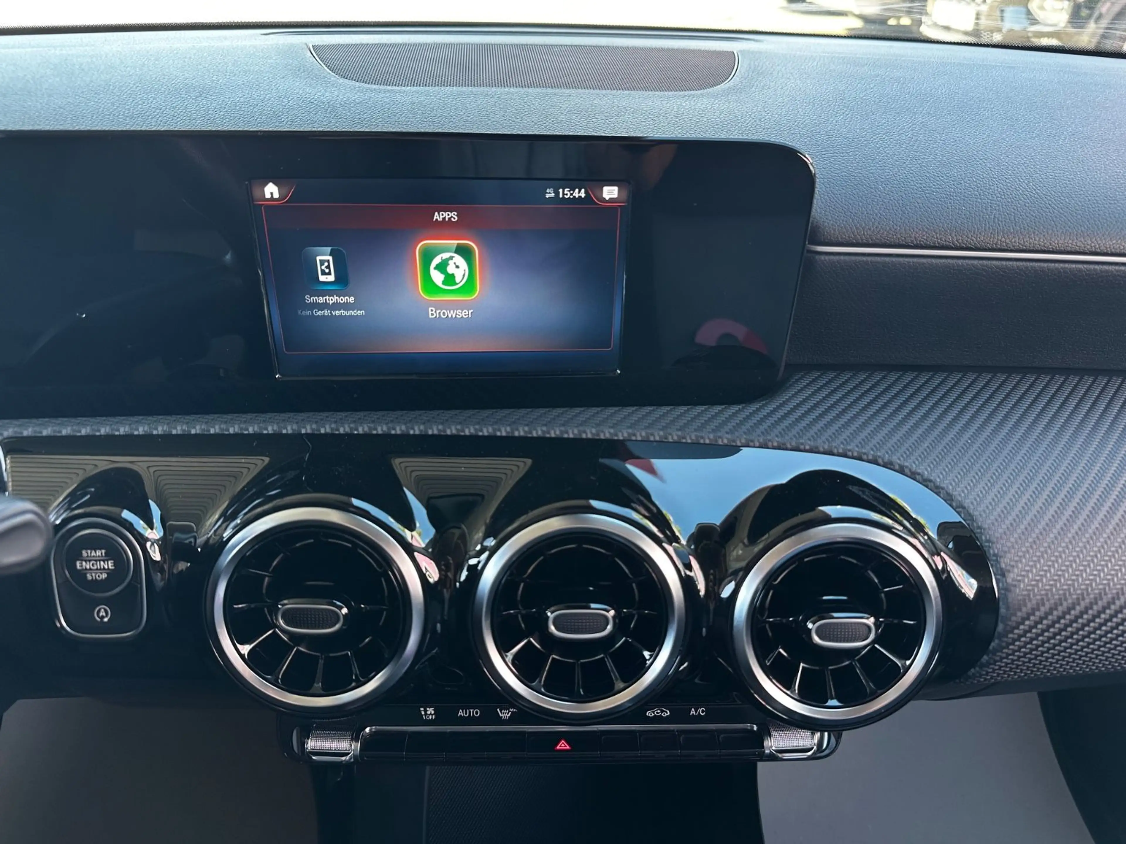 Mercedes-Benz CLA 200 d Shooting Brake  "HU+Service Neu" — photo 35