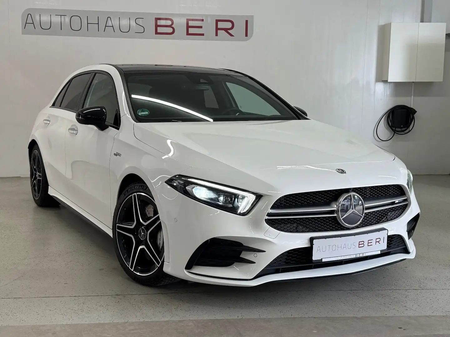 Mercedes-Benz A 35 AMG 4Matic Bílá - 1