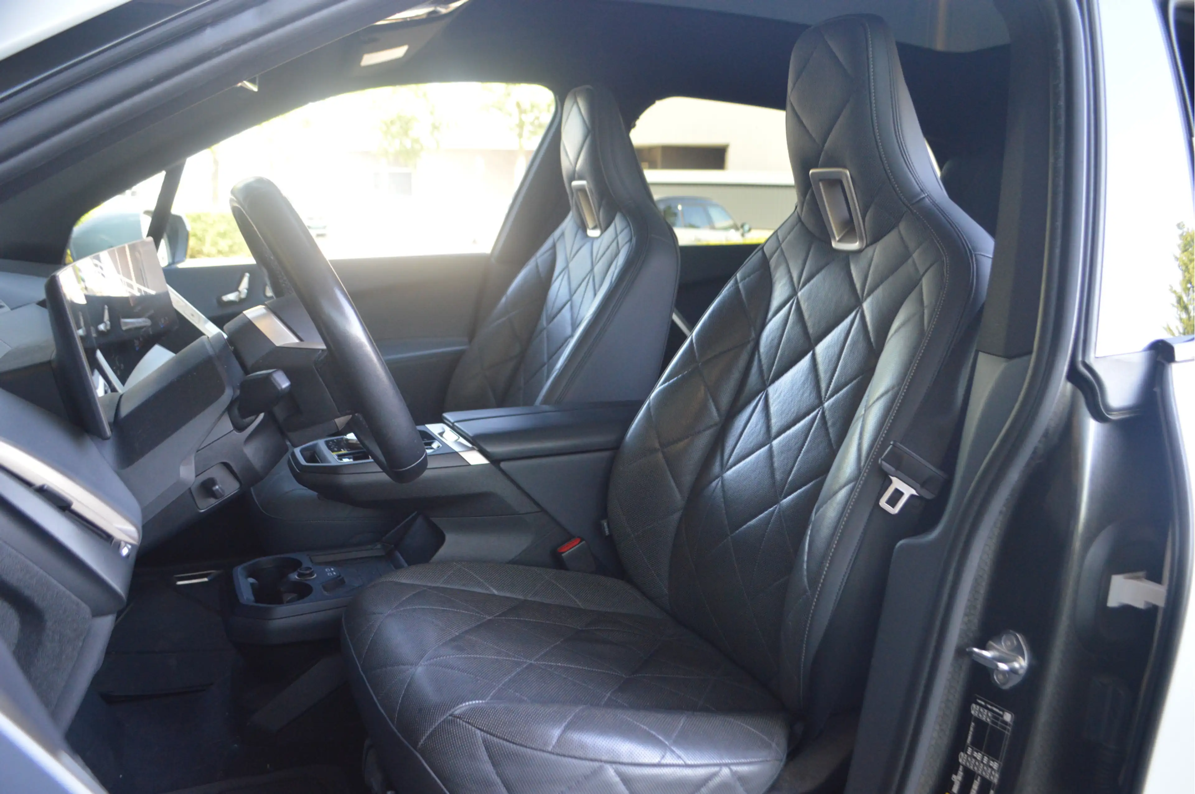 BMW iX xDrive50 High Executive / Sportpakket / Panoramada — photo 5