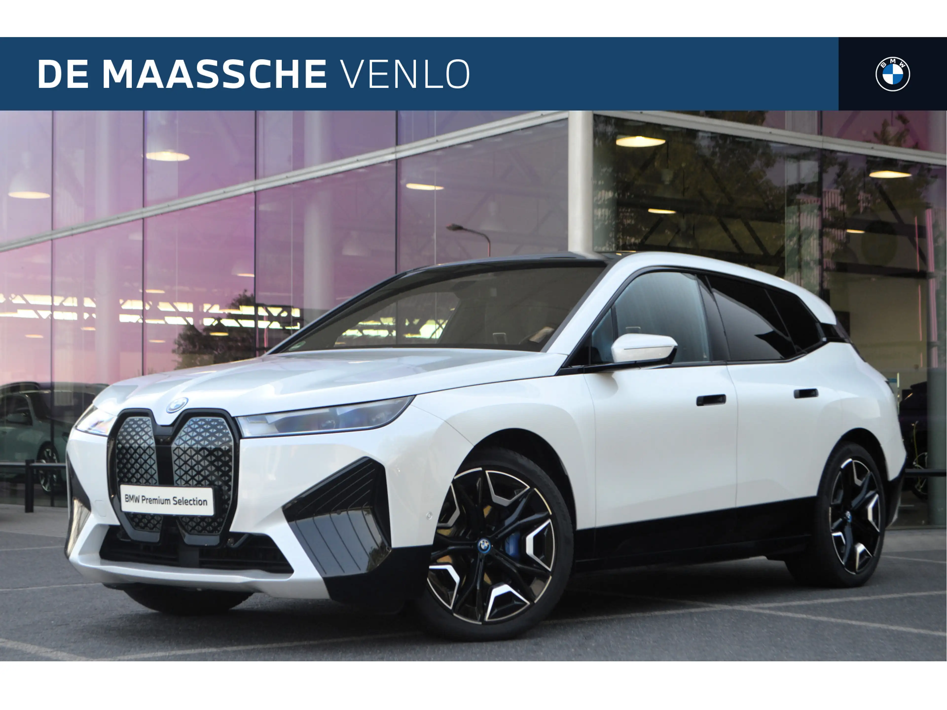 BMW iX xDrive50 High Executive / Sportpakket / Panoramada
