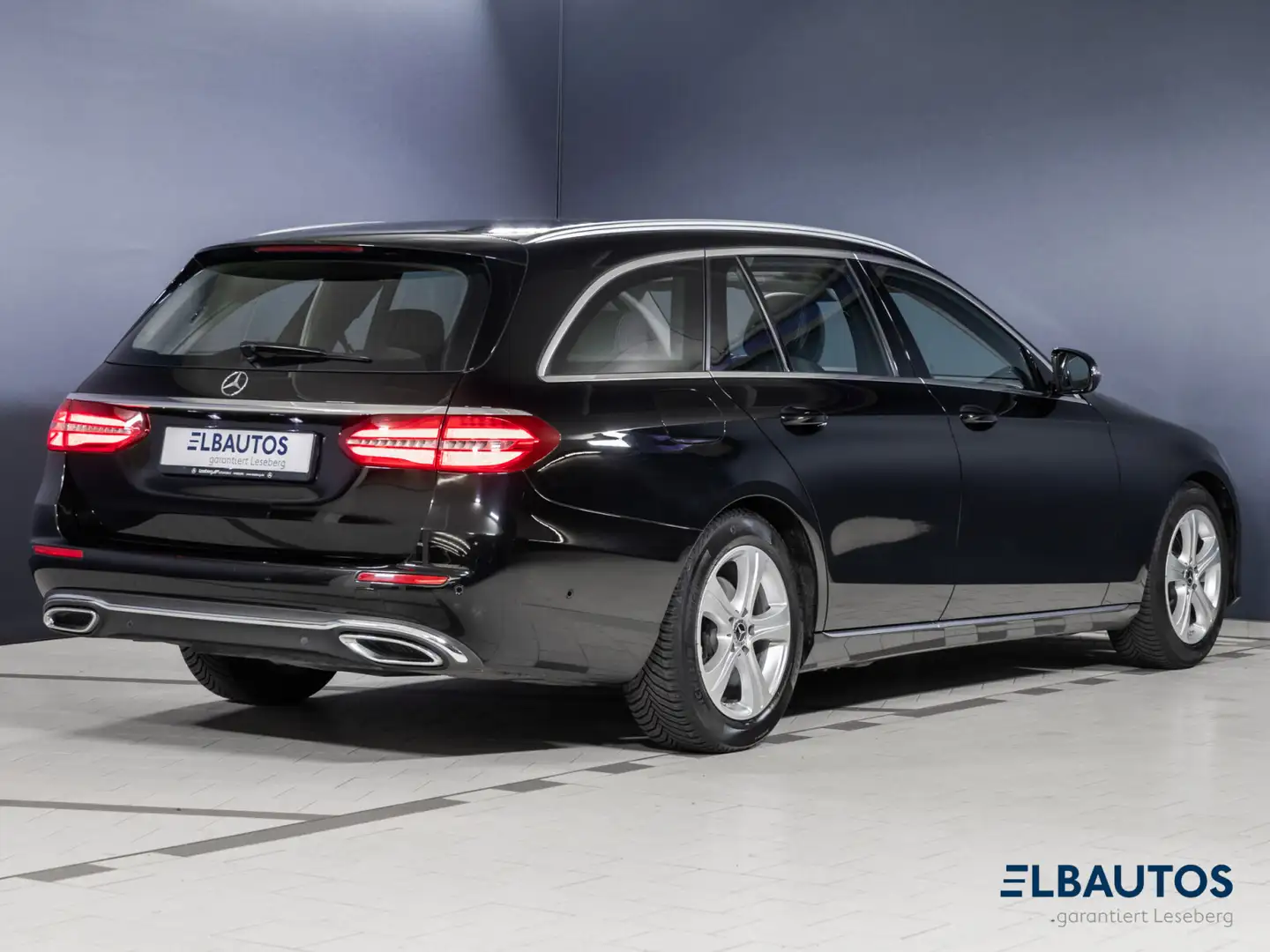 Mercedes-Benz E 220 E 220 d T Avantgarde Multibeam/ Schiebedach/ AHK Schwarz - 2