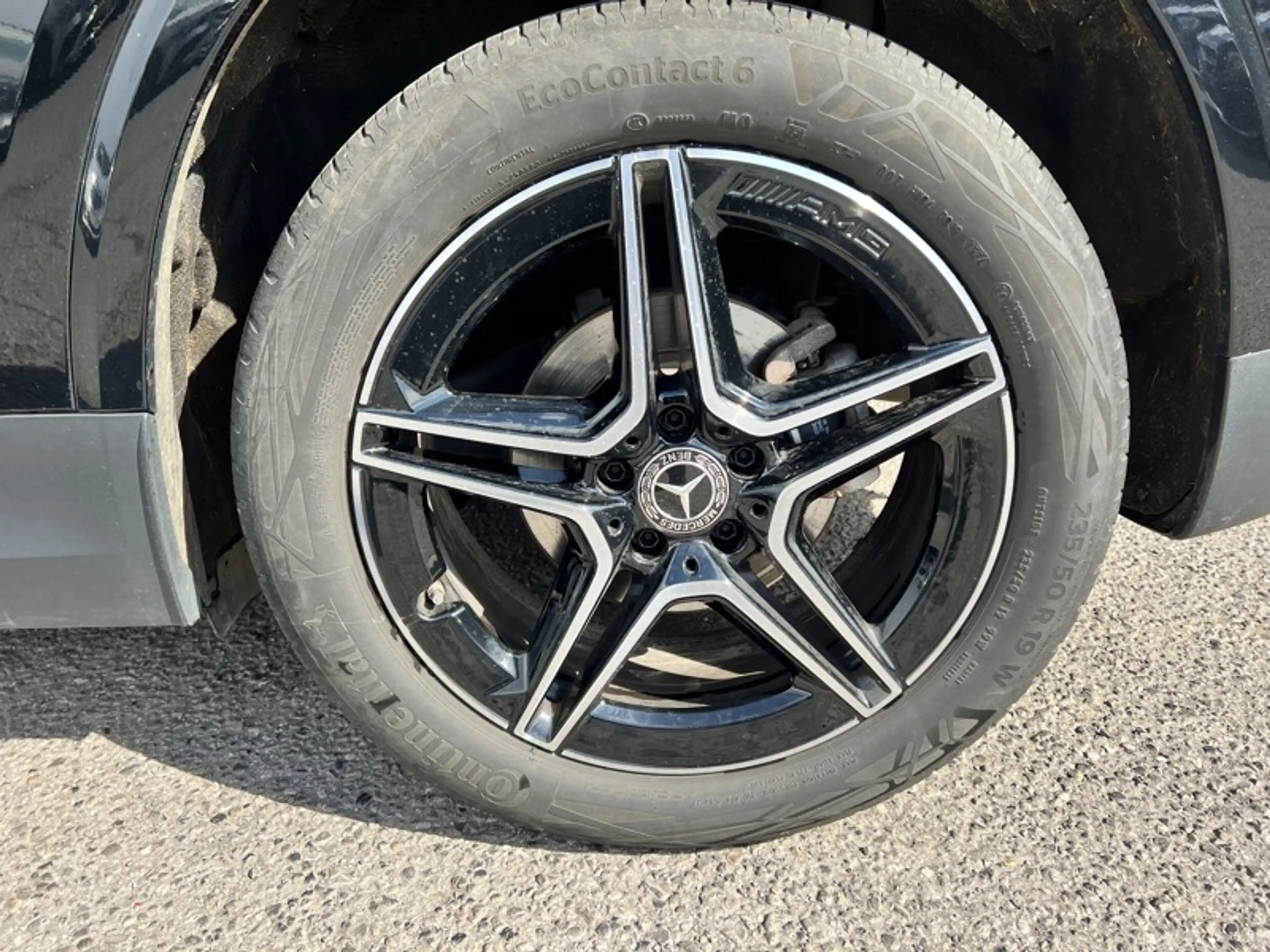Mercedes-Benz GLA 180 AMG Pack Night Facelift Attelage — photo 5