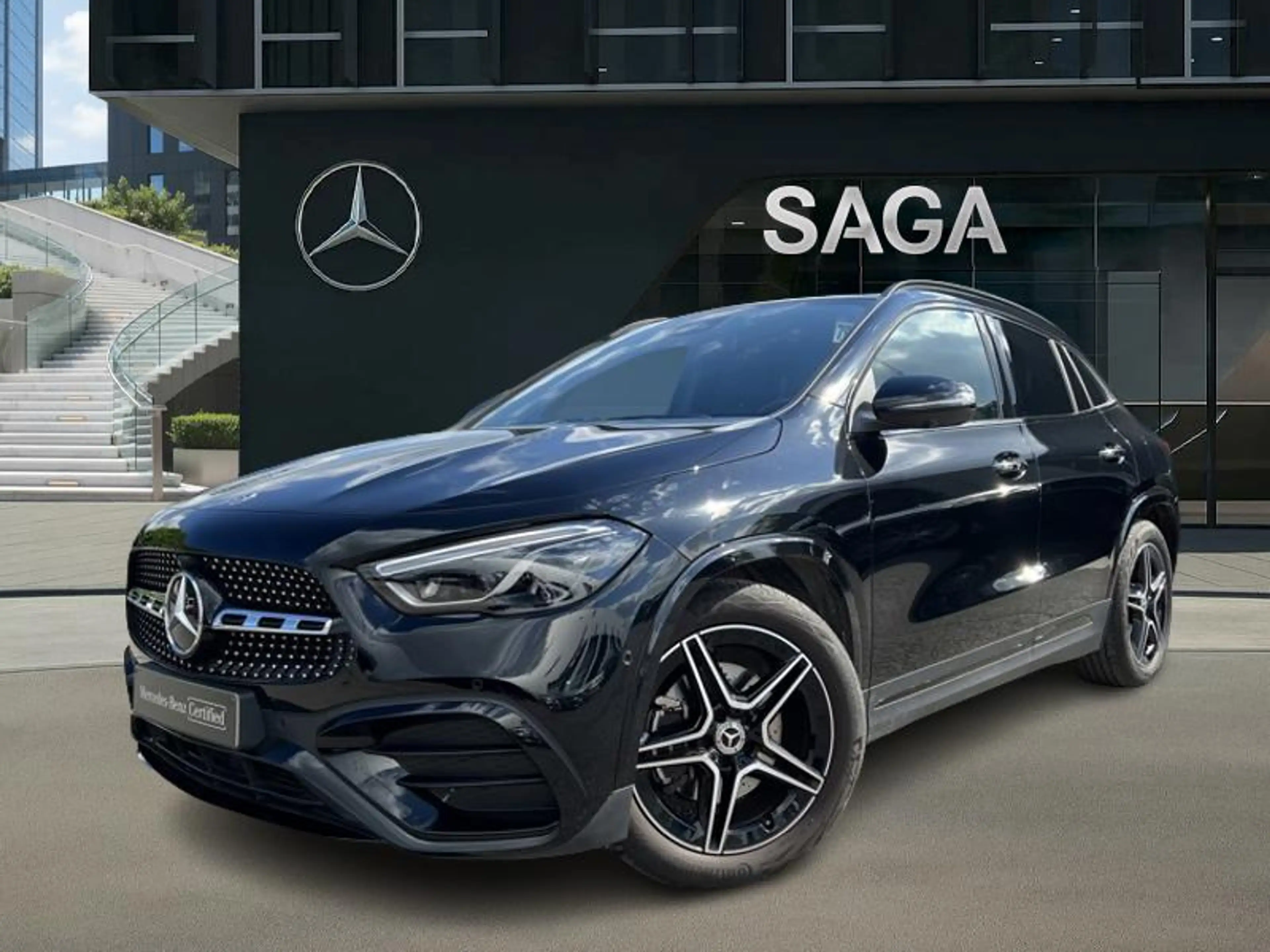 Mercedes-Benz GLA 180 AMG Pack Night Facelift Attelage