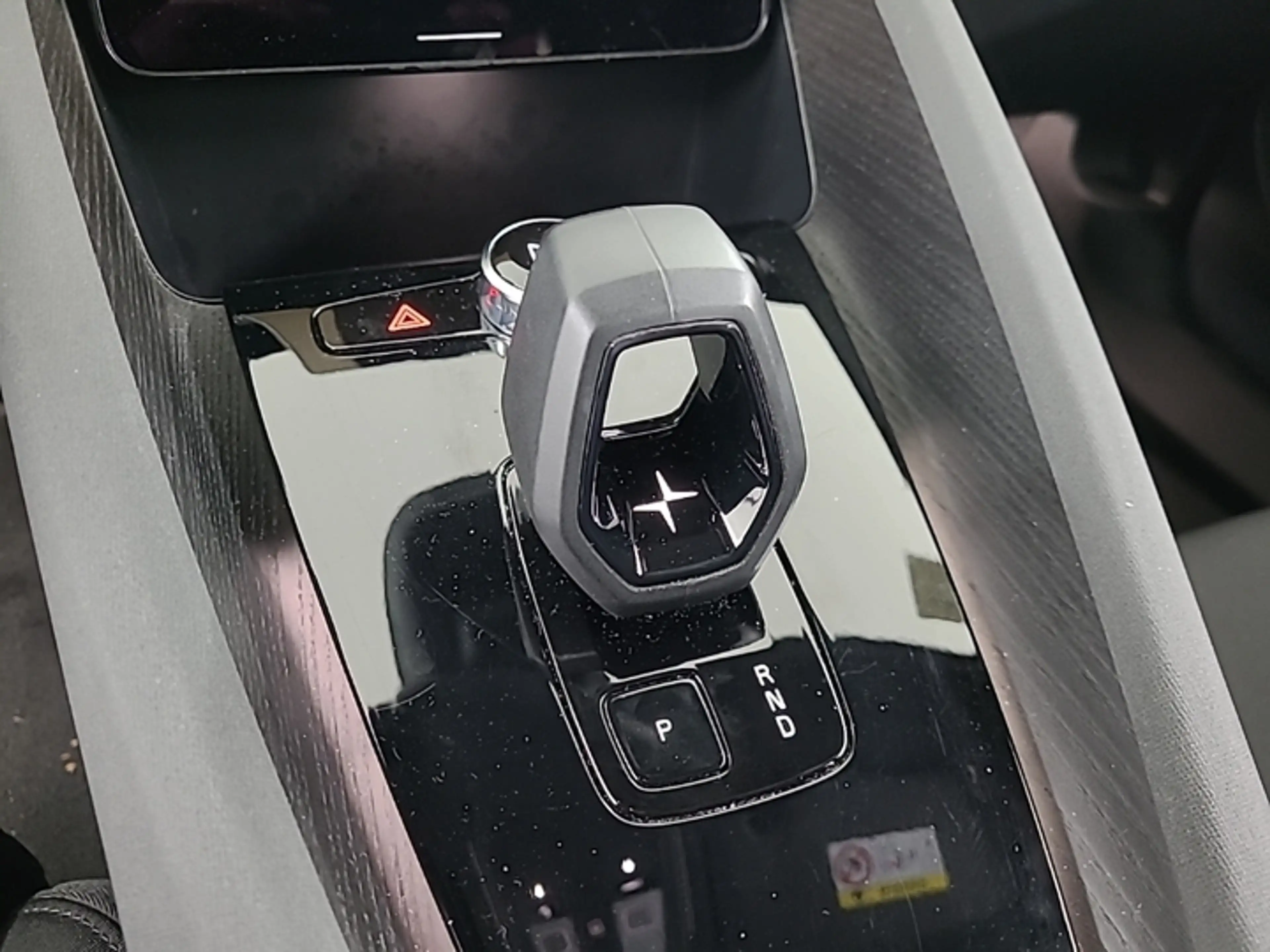Polestar 2 Long Range Dual Motor 300kW 408pk 78kWh [PANO+PILO — photo 12
