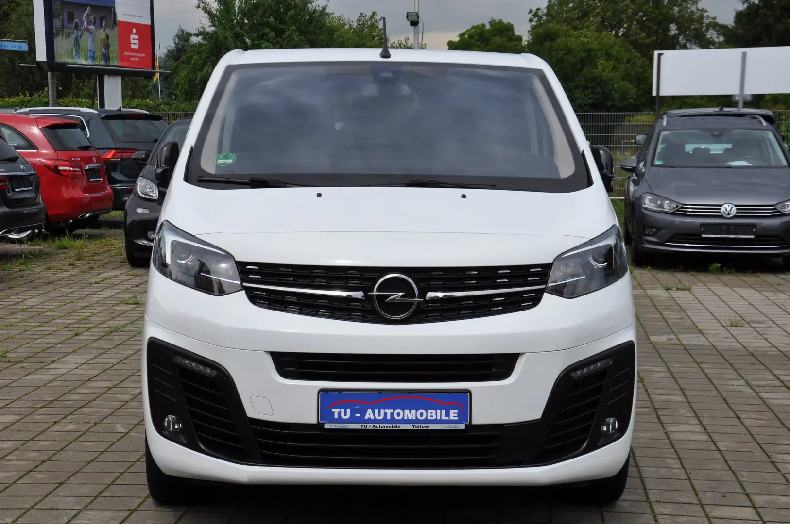 Opel Zafira Life Tourer M (L2) Aut. AHK-ACC-LEDER-XENON-NAVI-6SITZE Bílá - 2