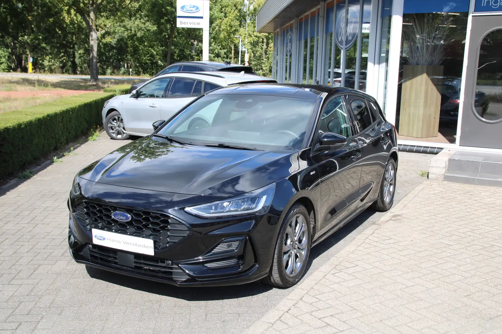 Ford Focus 1.0 EcoBoost Hybrid 125 PK ST Line X WINTER PACK | Zwart - 1
