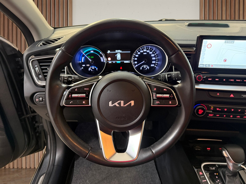 Kia Ceed SW / cee'd SW 1.6 GDI PHEV Business Line ** ACC | Camera | Na... — photo 13