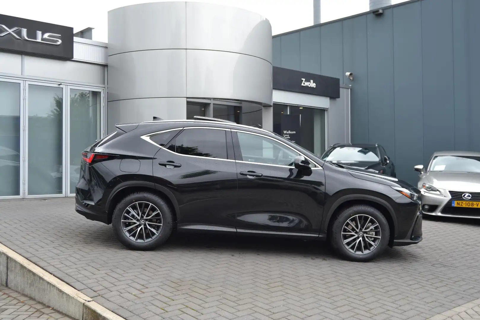 Lexus NX 450h+ AWD Luxury Line DIRECT BESCHIKBAAR TREKHAAK PANODA Nero - 2