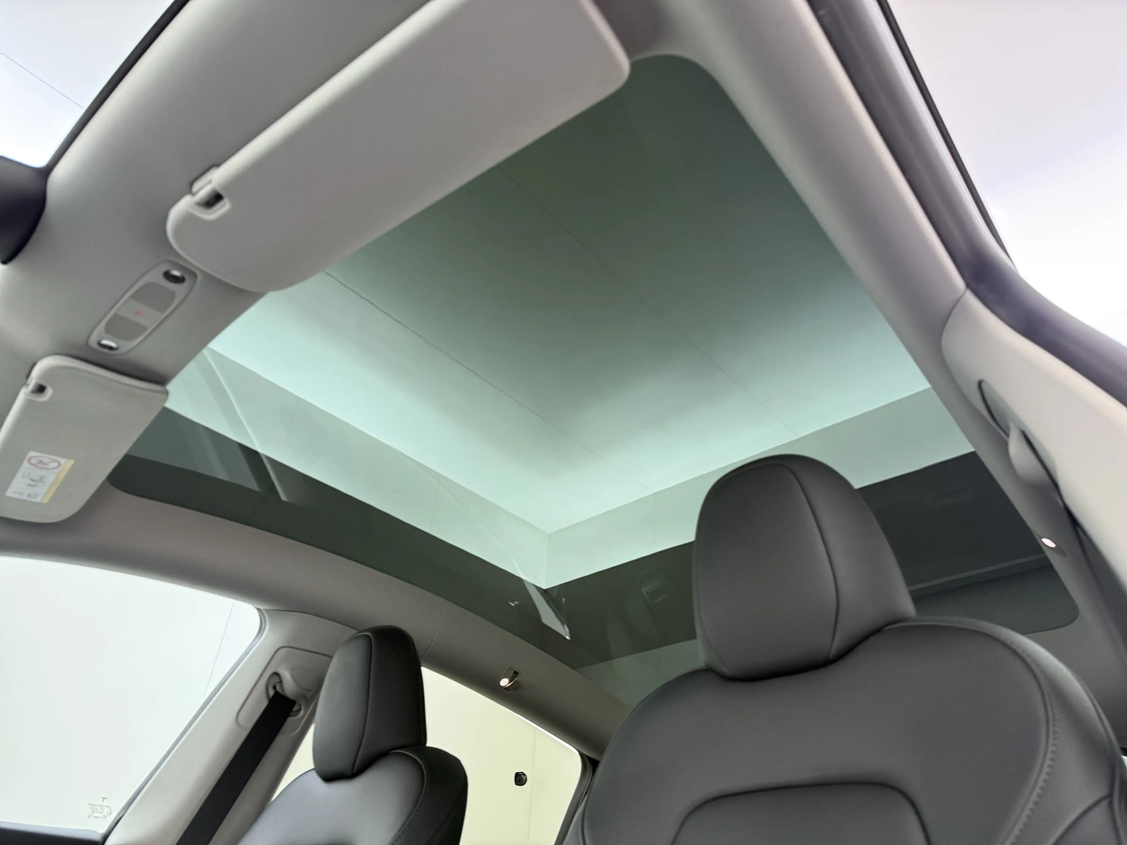 Tesla Model Y RWD 300PK SOH 90% Trekhaak Warmtepomp LFP-Accu Pre — photo 10