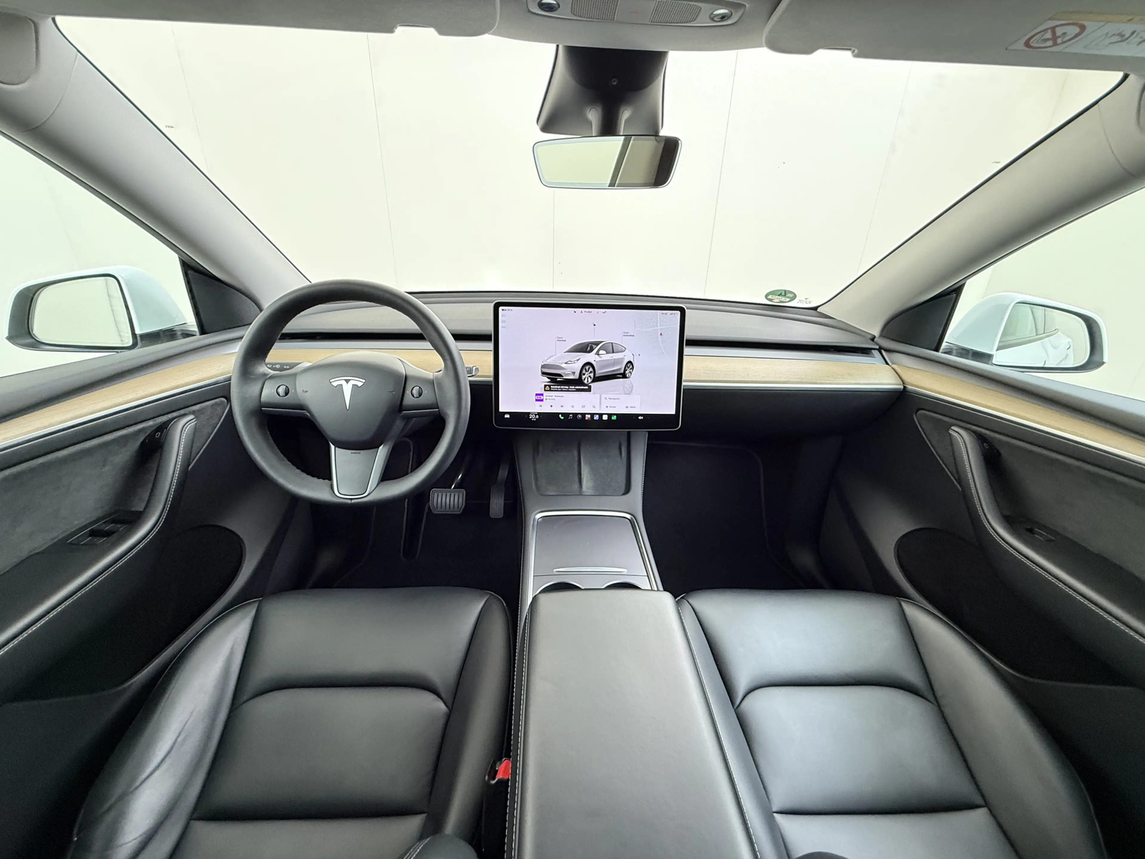 Tesla Model Y RWD 300PK SOH 90% Trekhaak Warmtepomp LFP-Accu Pre — photo 3