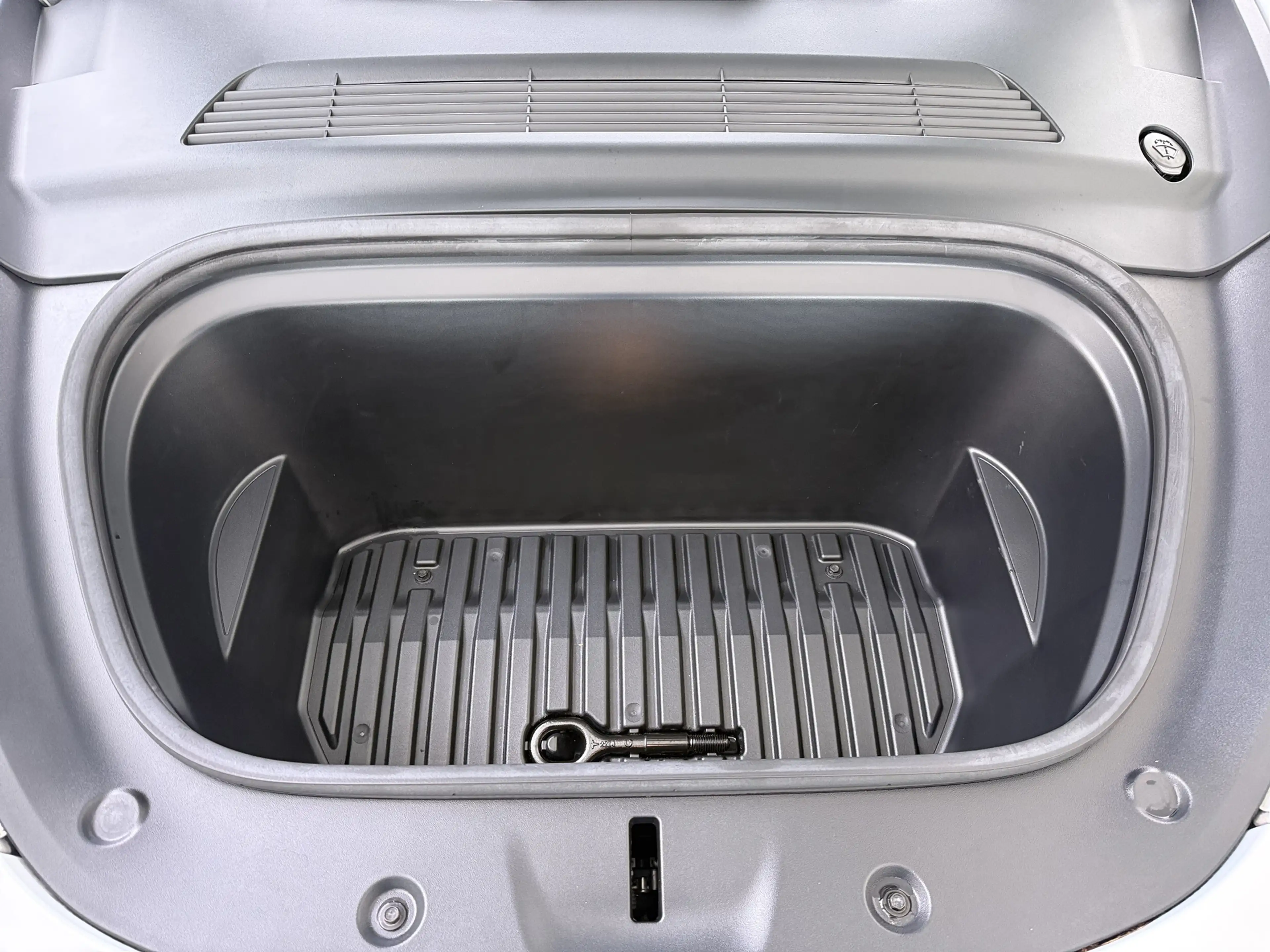 Tesla Model Y RWD 300PK SOH 90% Trekhaak Warmtepomp LFP-Accu Pre — photo 28