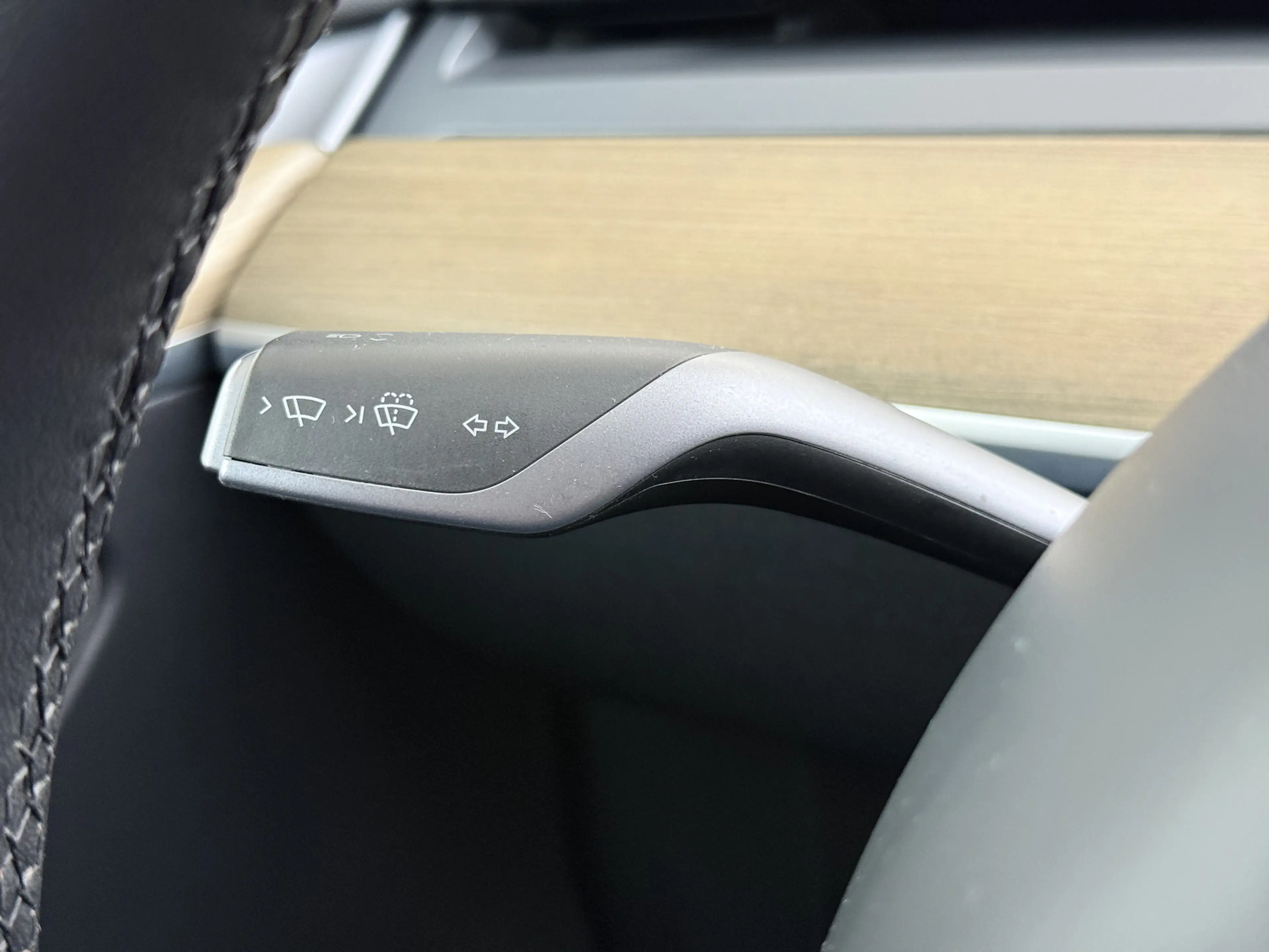 Tesla Model Y RWD 300PK SOH 90% Trekhaak Warmtepomp LFP-Accu Pre — photo 32