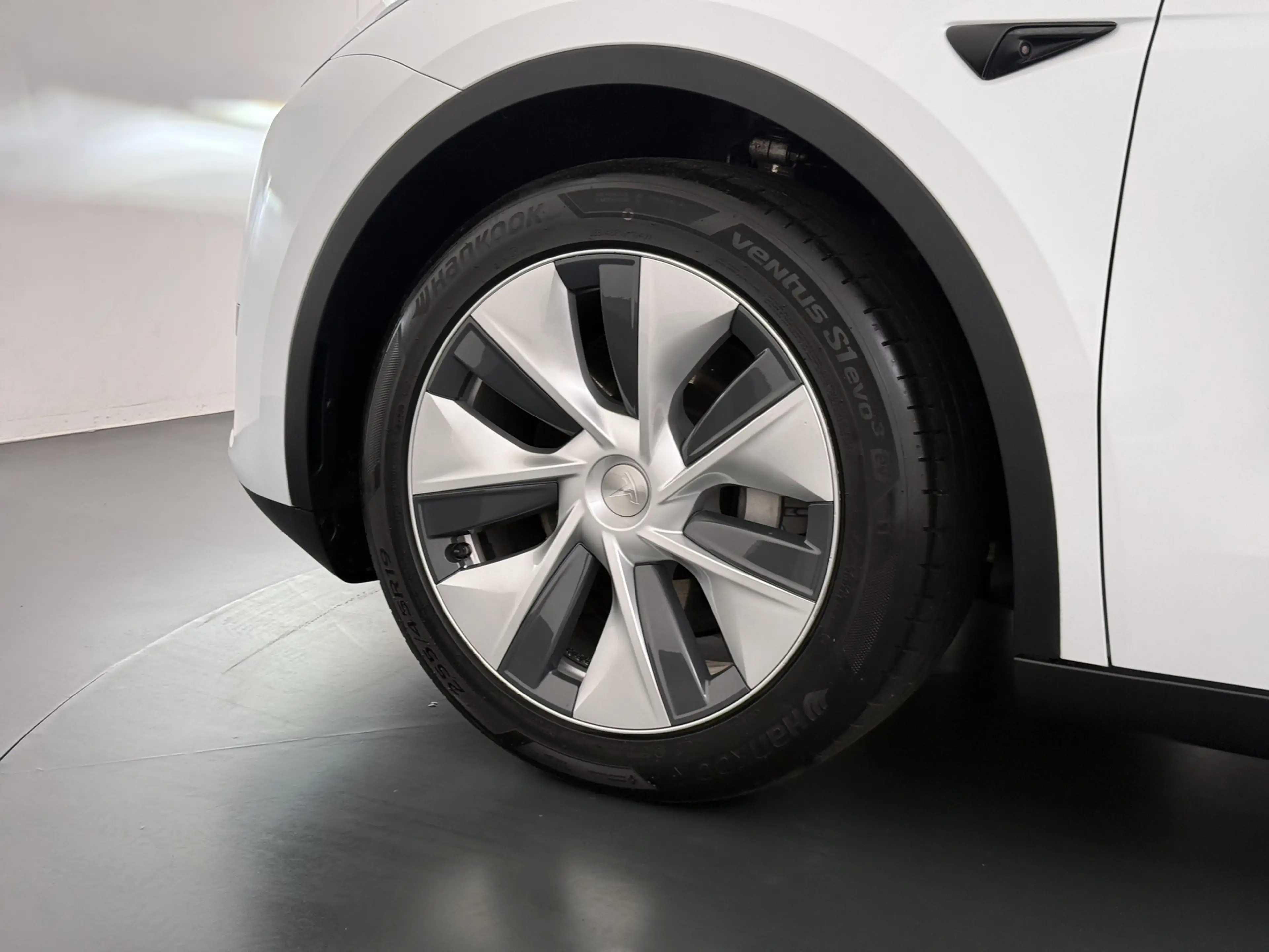 Tesla Model Y RWD 300PK SOH 90% Trekhaak Warmtepomp LFP-Accu Pre — photo 26