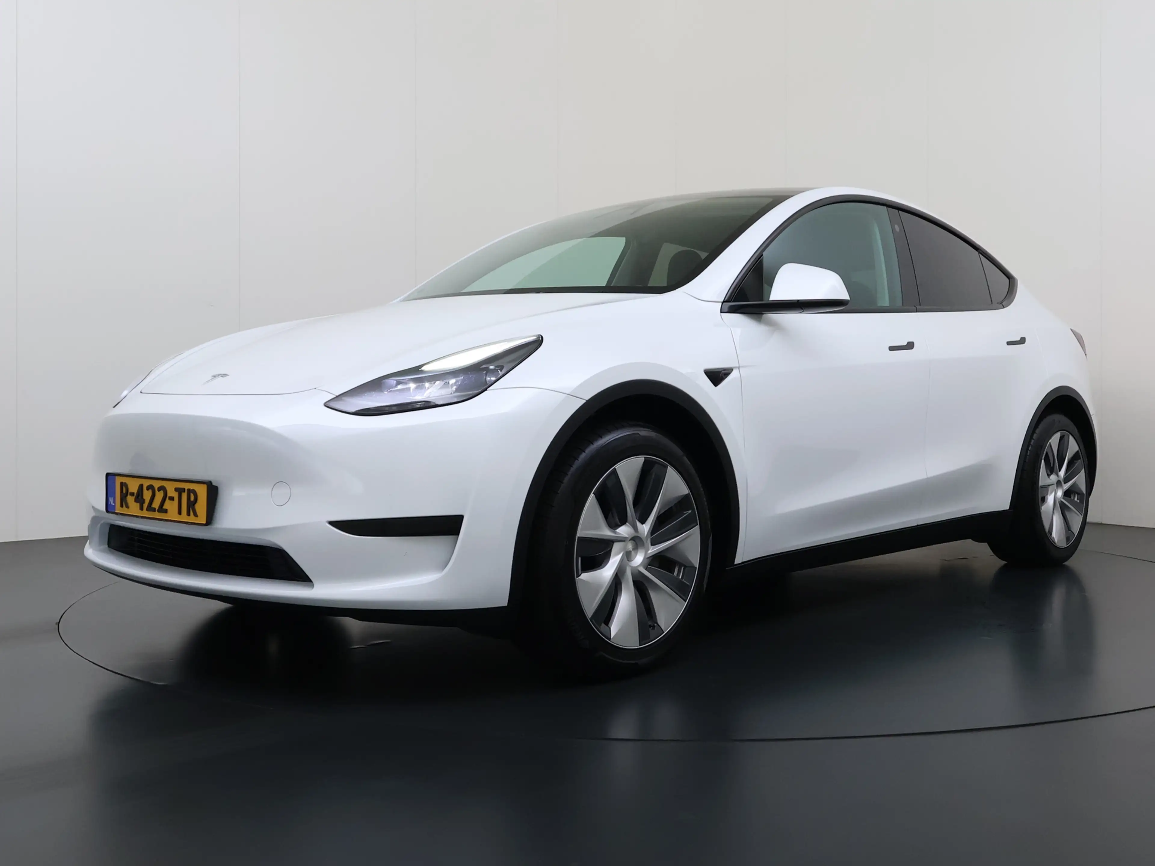 Tesla Model Y RWD 300PK SOH 90% Trekhaak Warmtepomp LFP-Accu Pre — photo 39