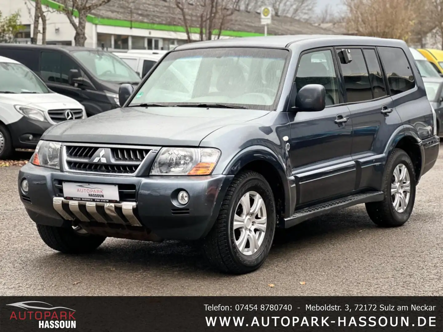 Mitsubishi Pajero 3.2 DI-D Dakar AHK Tempo SHZ Klimaaut. Gris - 1