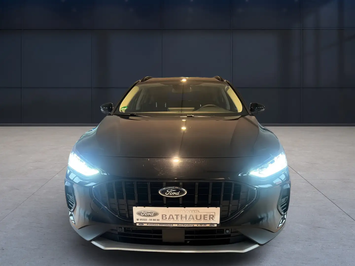 Ford Focus 1.0 EcoBoost Active X Schwarz - 2