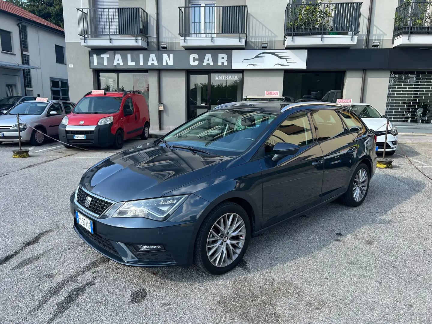 SEAT Leon St 1.6 Tdi Business Dsg S&S 115 Cv Grau - 1