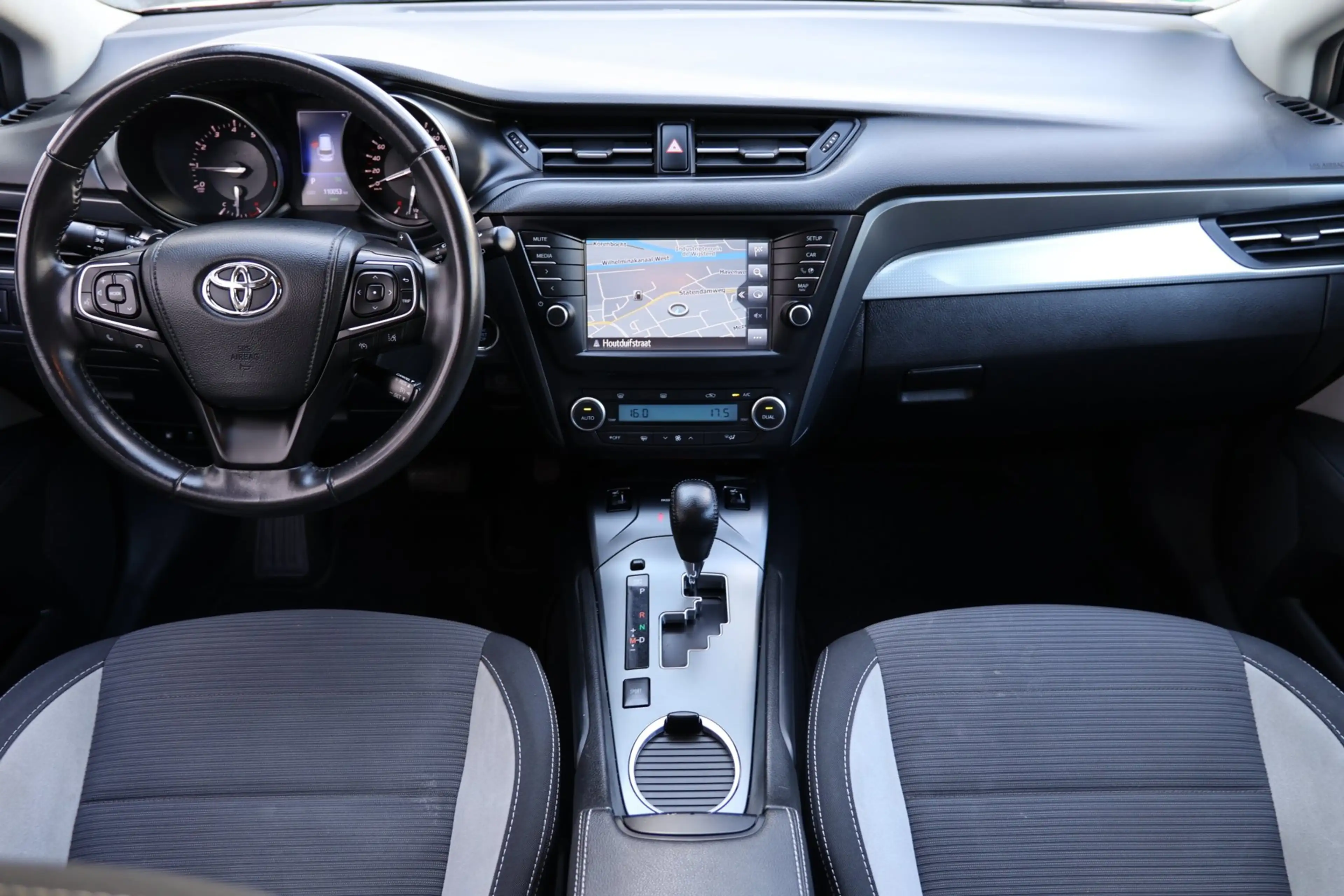 Toyota Avensis Touring Sports 1.8 VVT-i Dealer onderhouden — photo 12