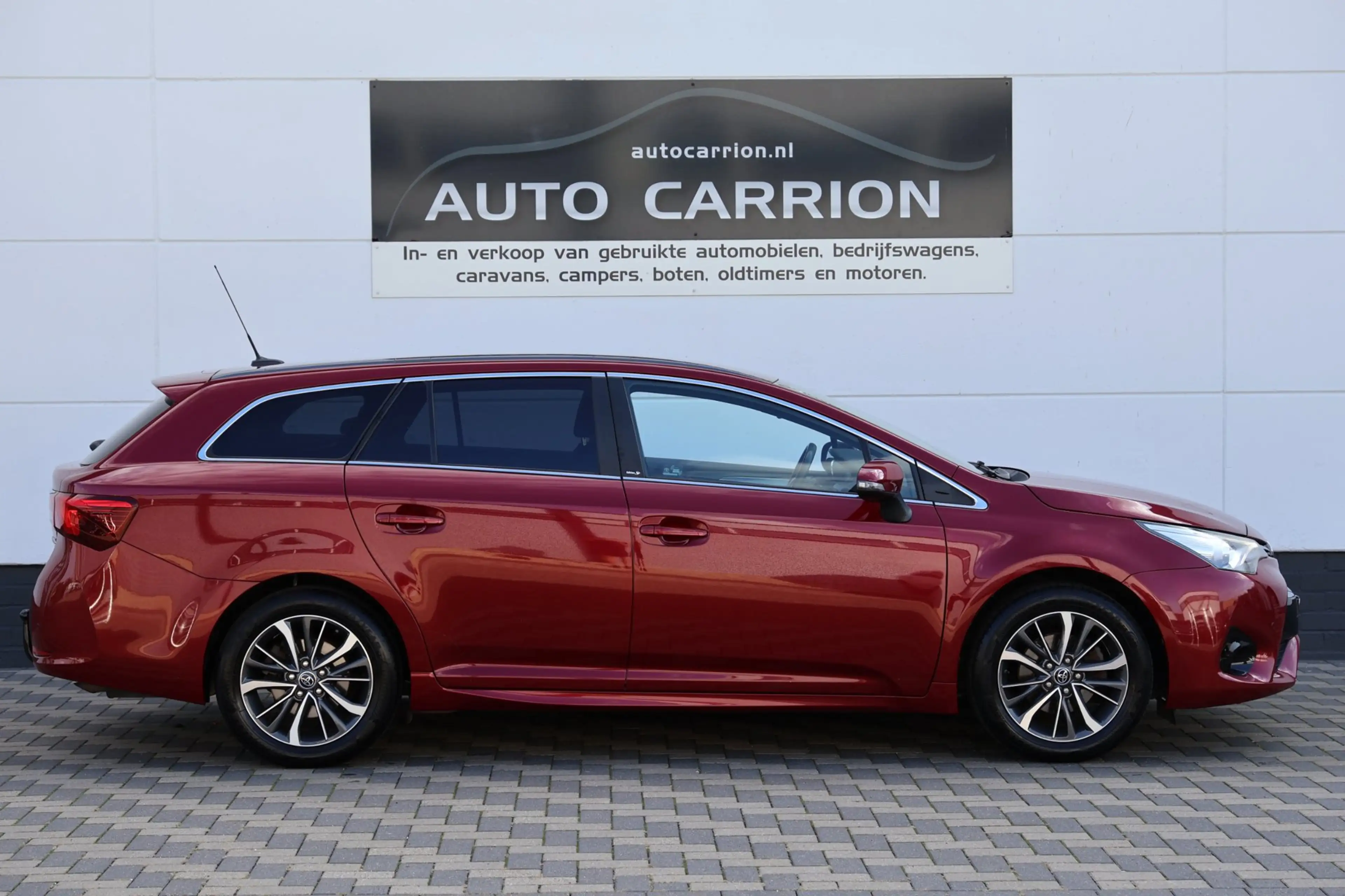 Toyota Avensis Touring Sports 1.8 VVT-i Dealer onderhouden — photo 2