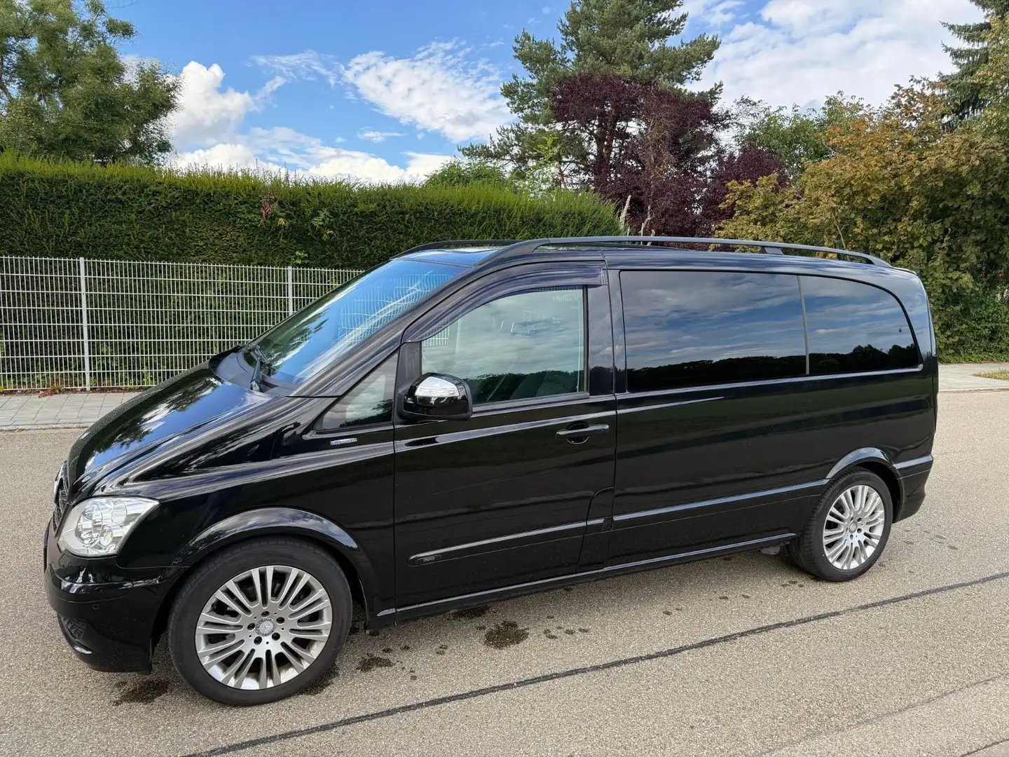 Mercedes-Benz Viano 2.2 CDI Edition Navi,AHK,PDC,Kamera,Xenon Negro - 2