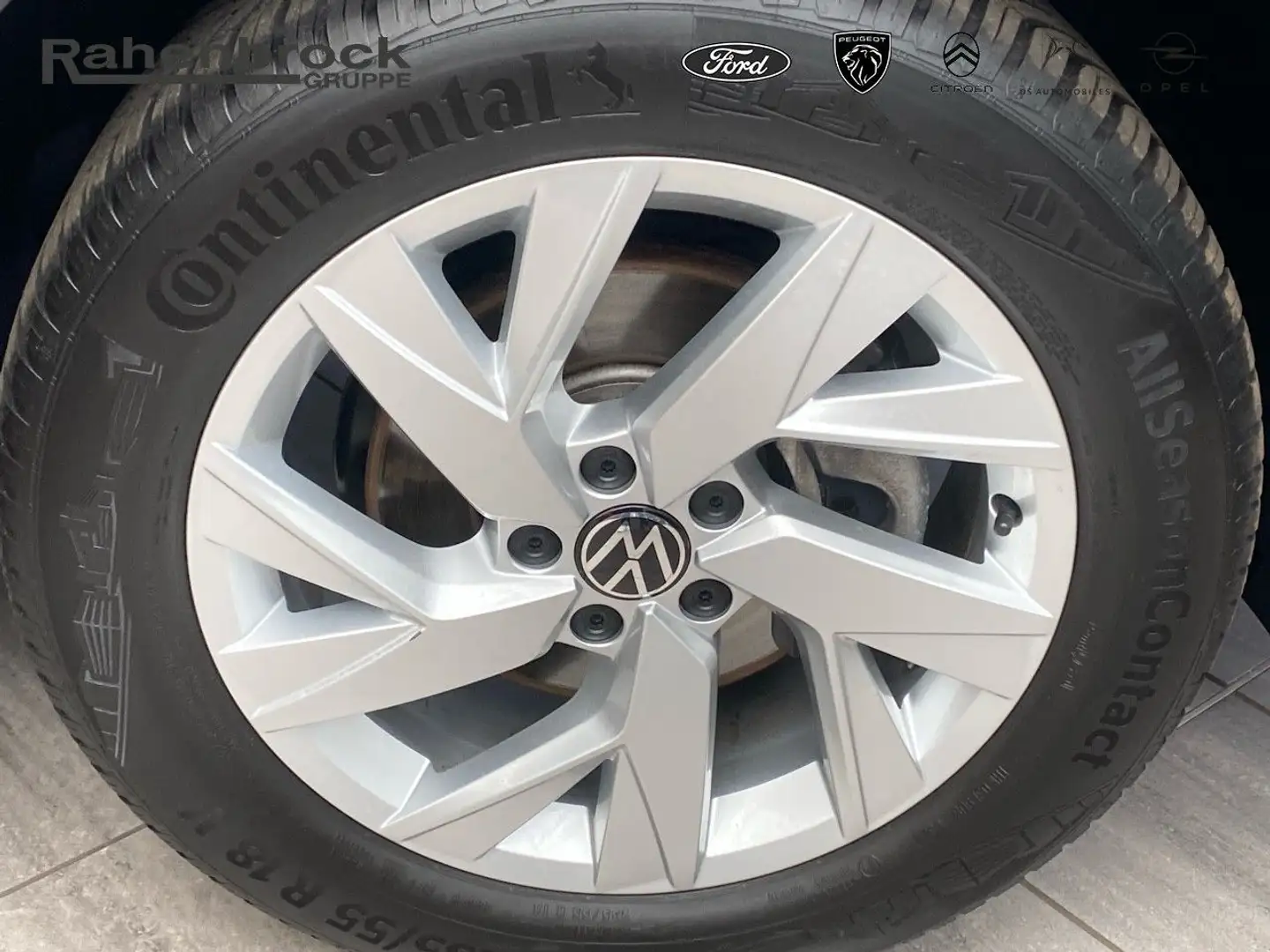 Volkswagen Tiguan Allspace Life 1.5 TSI - AUTOMATIK Silber - 2