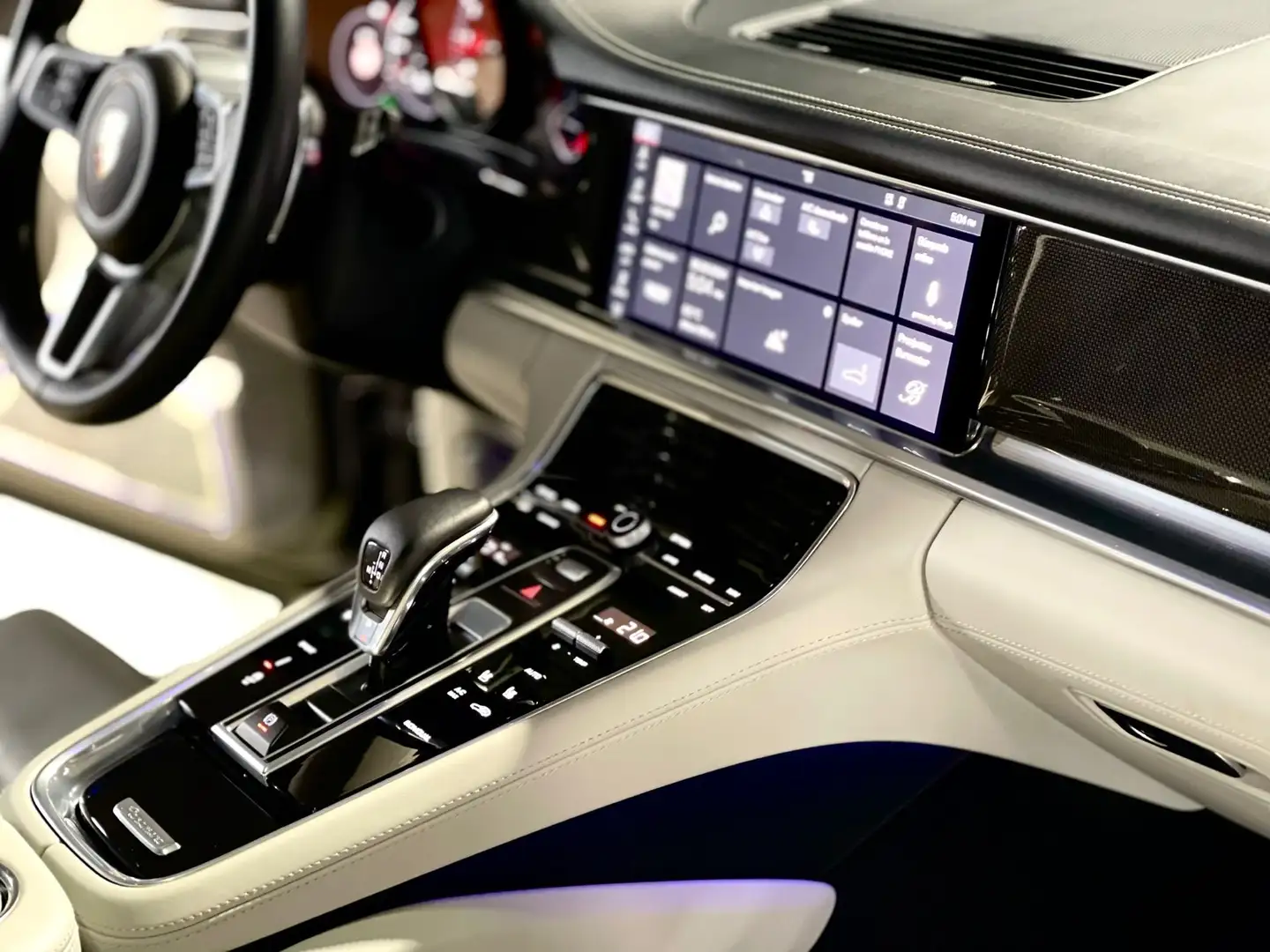 Porsche Panamera 4 Sport Turismo - 2