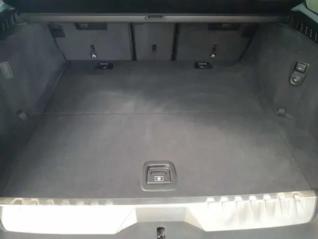 BMW 5 Series view 15