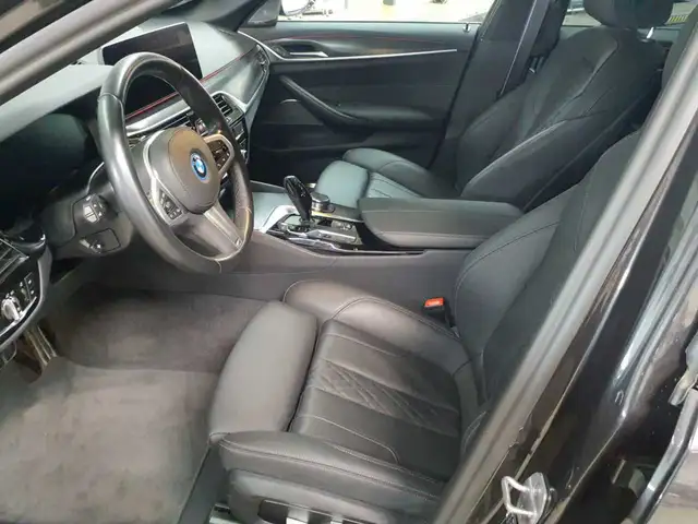 BMW 5 Series view 7