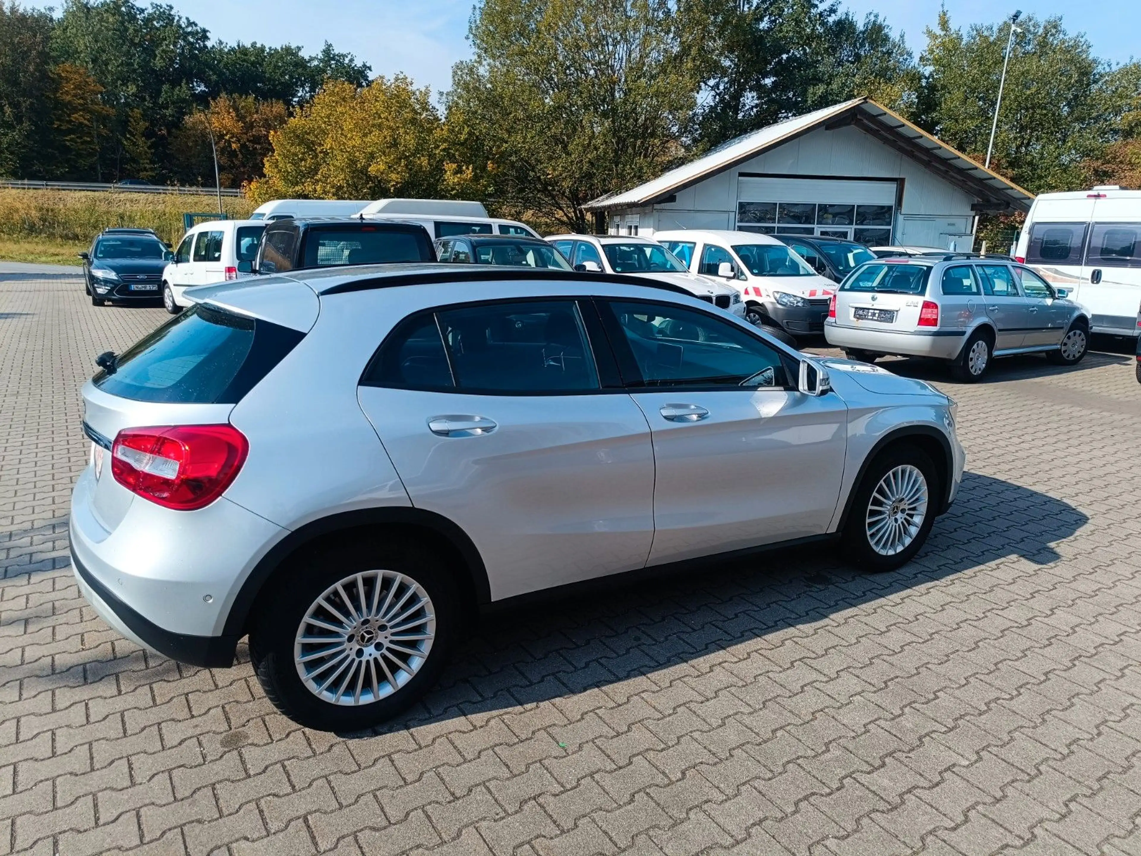 Mercedes-Benz GLA 180 — photo 7