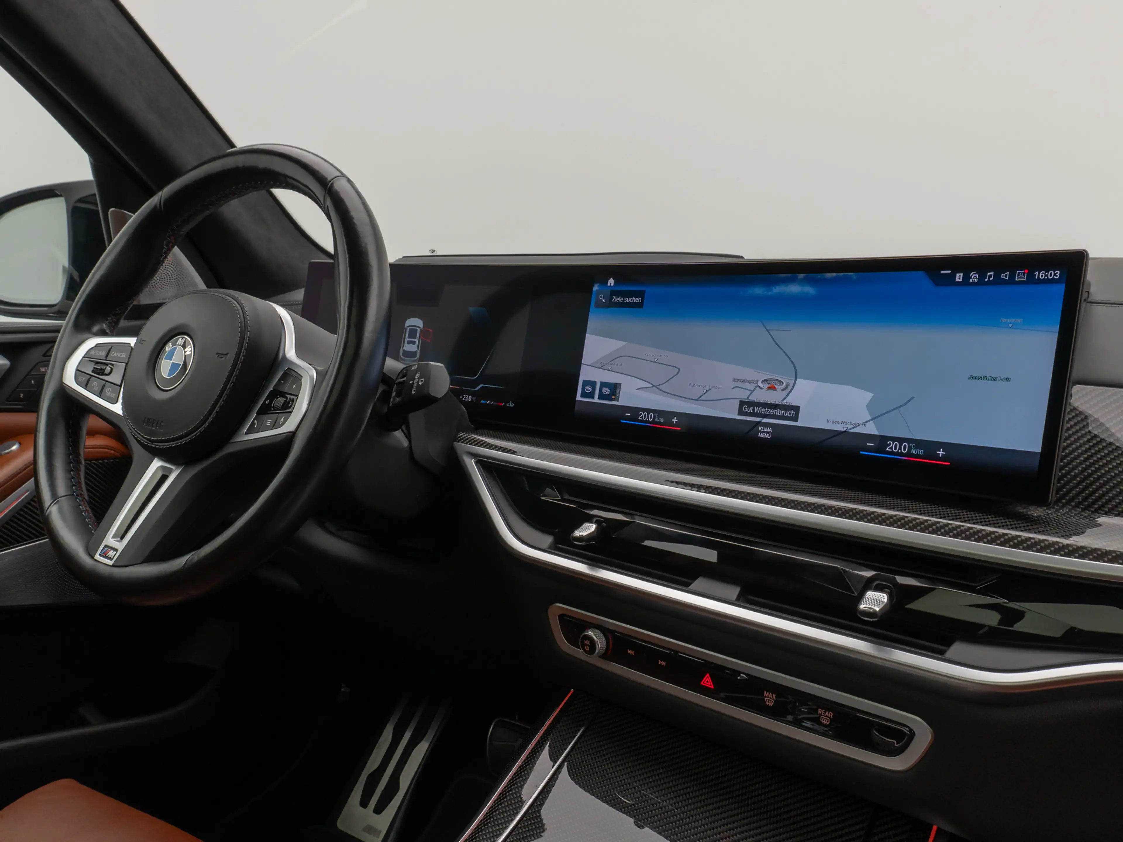 BMW X7 M B&W Panorama HUD 360° Individual 22 — photo 39