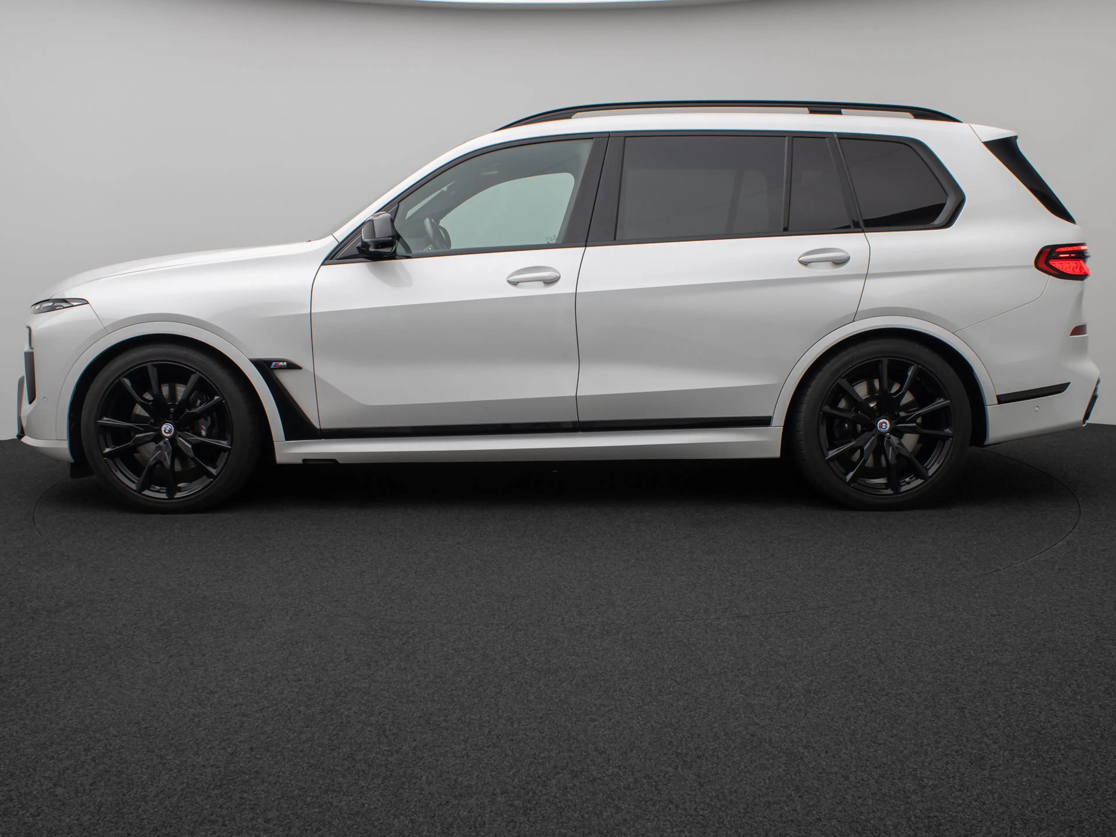BMW X7 M B&W Panorama HUD 360° Individual 22 — photo 11