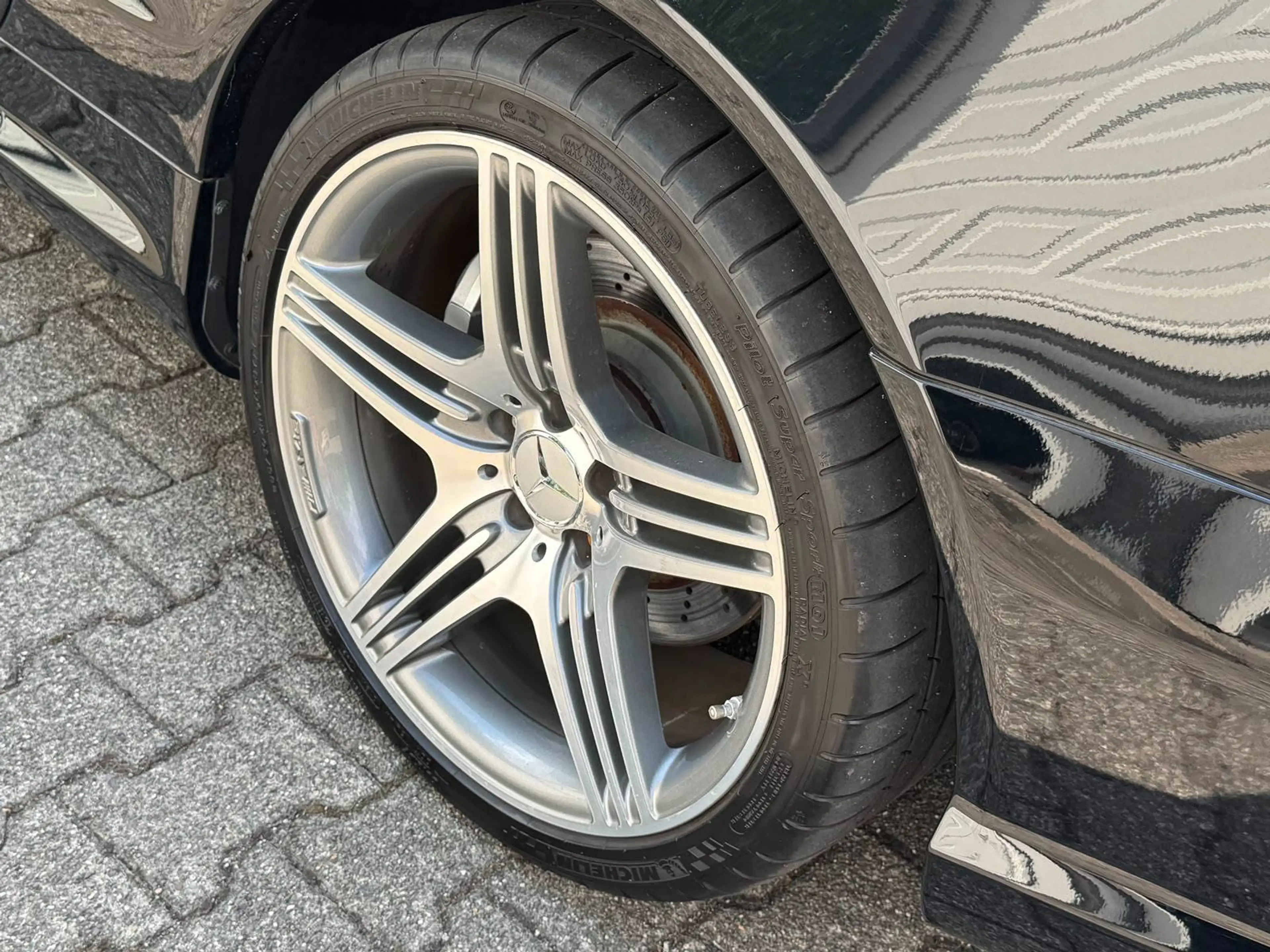 Mercedes-Benz SL 63 AMG — photo 14