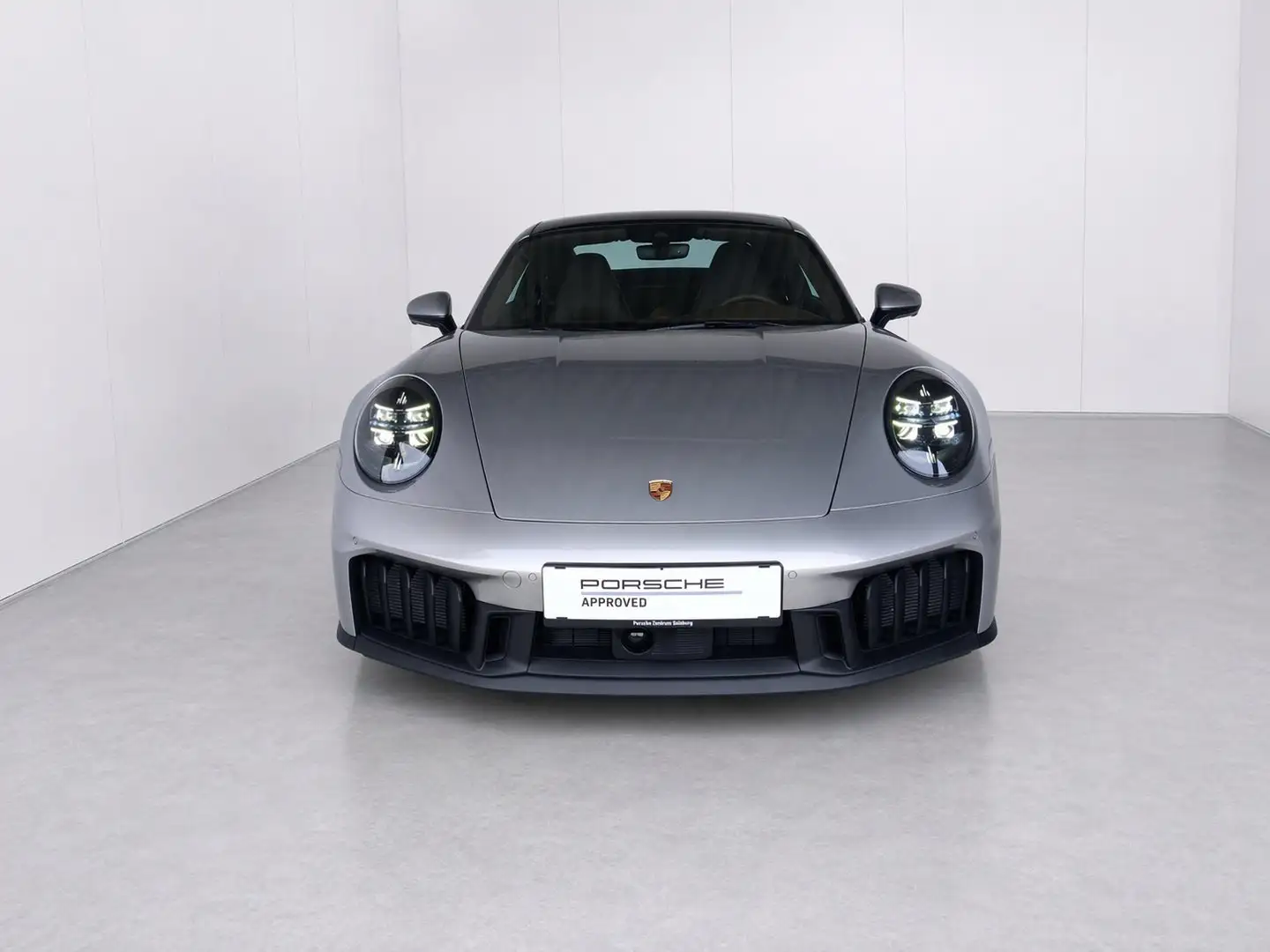 Porsche 911 Carrera 4 GTS Grau - 2