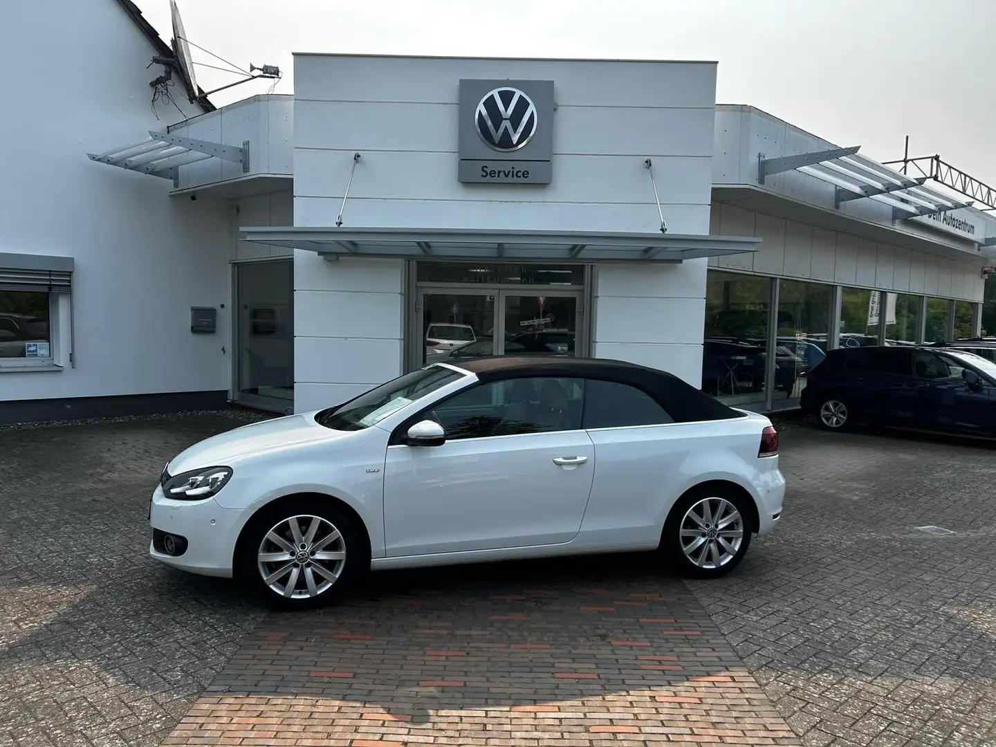 Volkswagen Golf Cabriolet 6 2.0 TDI Cabriolet Blanc - 2