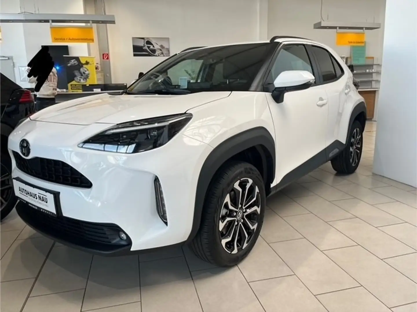 Toyota Yaris Cross 1.5 FWD Teamplayer ACC+LED+Navi+LM Wit - 2