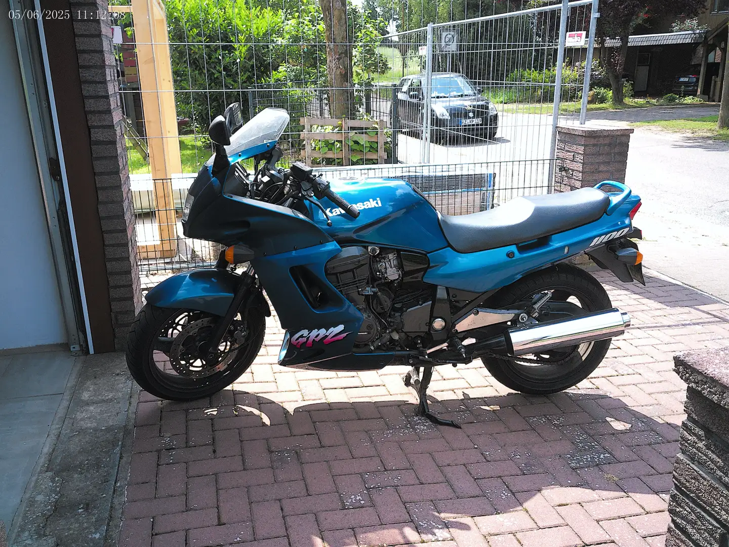 Kawasaki GPZ 1100 Bleu - 1