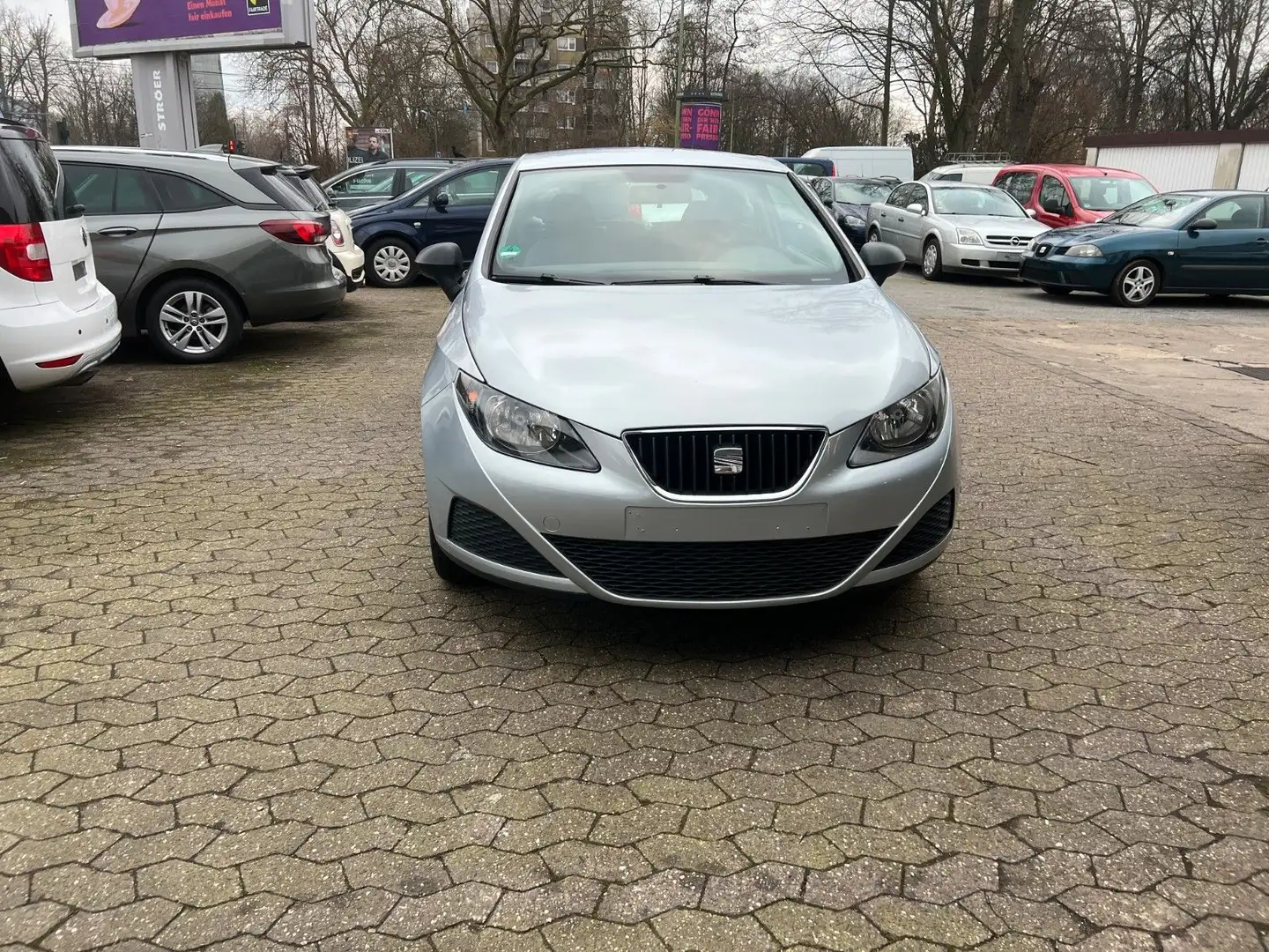 SEAT Ibiza 1.2 SC Reference E Fenster-ABS-ASR-Airbags Silber - 2