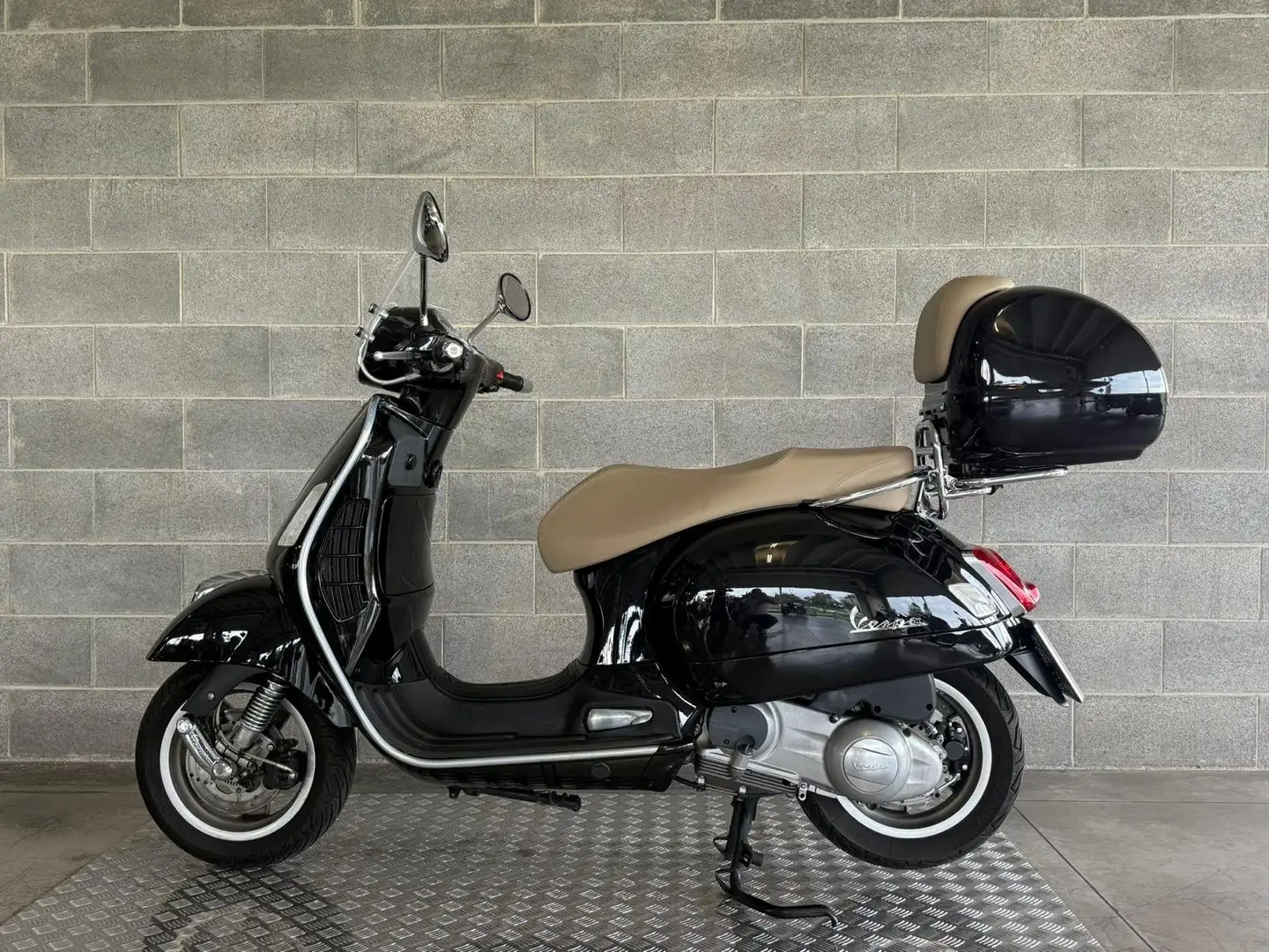 Vespa GTS Super 300 CAMPAGNA PROVA RISCATTA O RENDI. Nero - 2